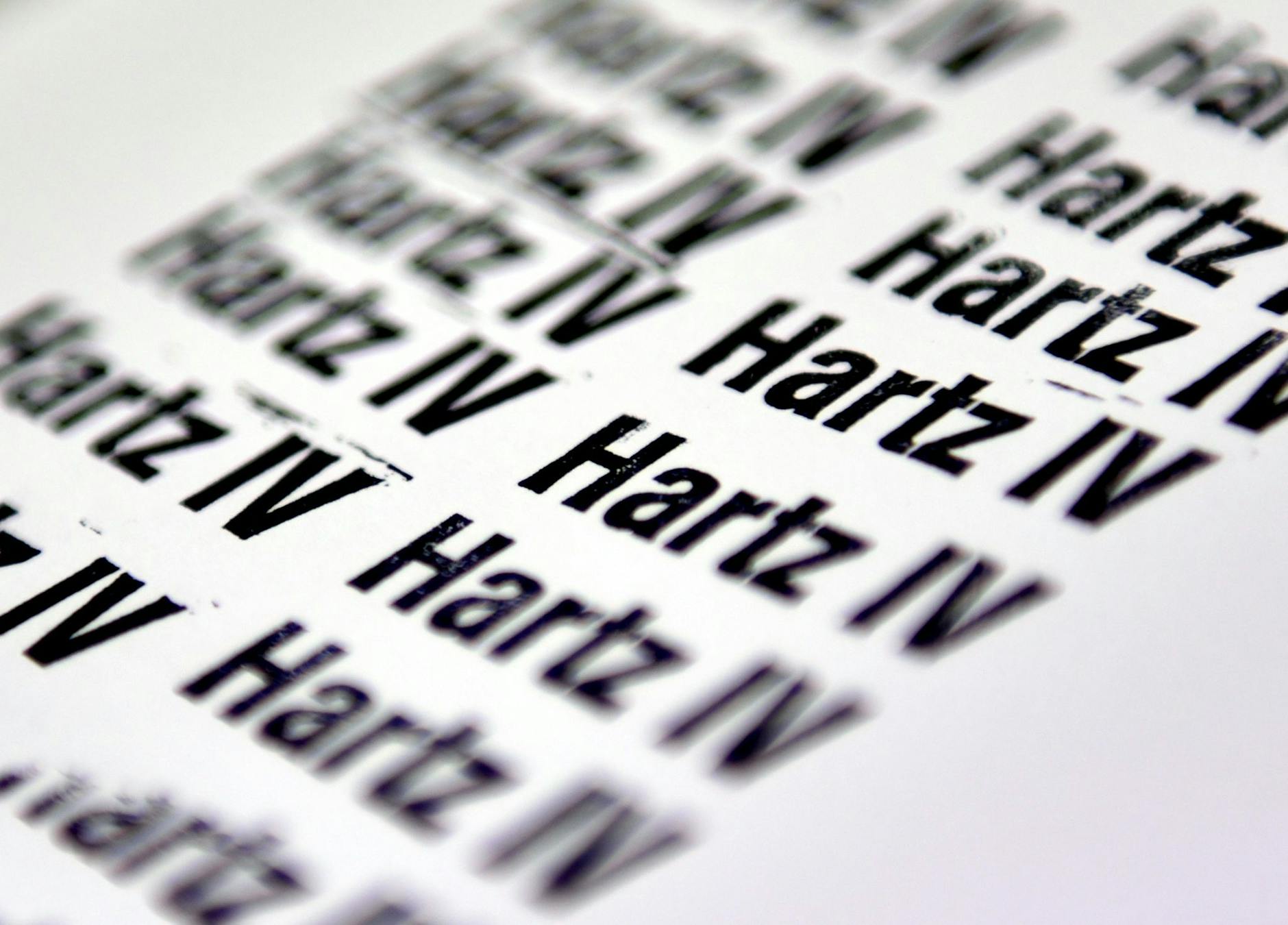 ARCHIV - Ausgesetzt wird für ein Jahr die Möglichkeit, das Arbeitslosengeld II bei einer Pflichtverletzung um 30 Prozent zu mindern.