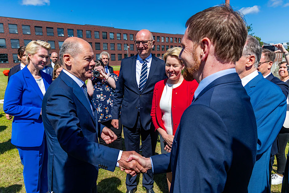 Bundeskanzler Olaf Scholz besucht die Ost-Ministerpräsidentenkonferenz in Mecklenburg-Vorpommern am 13. Juni 2022.