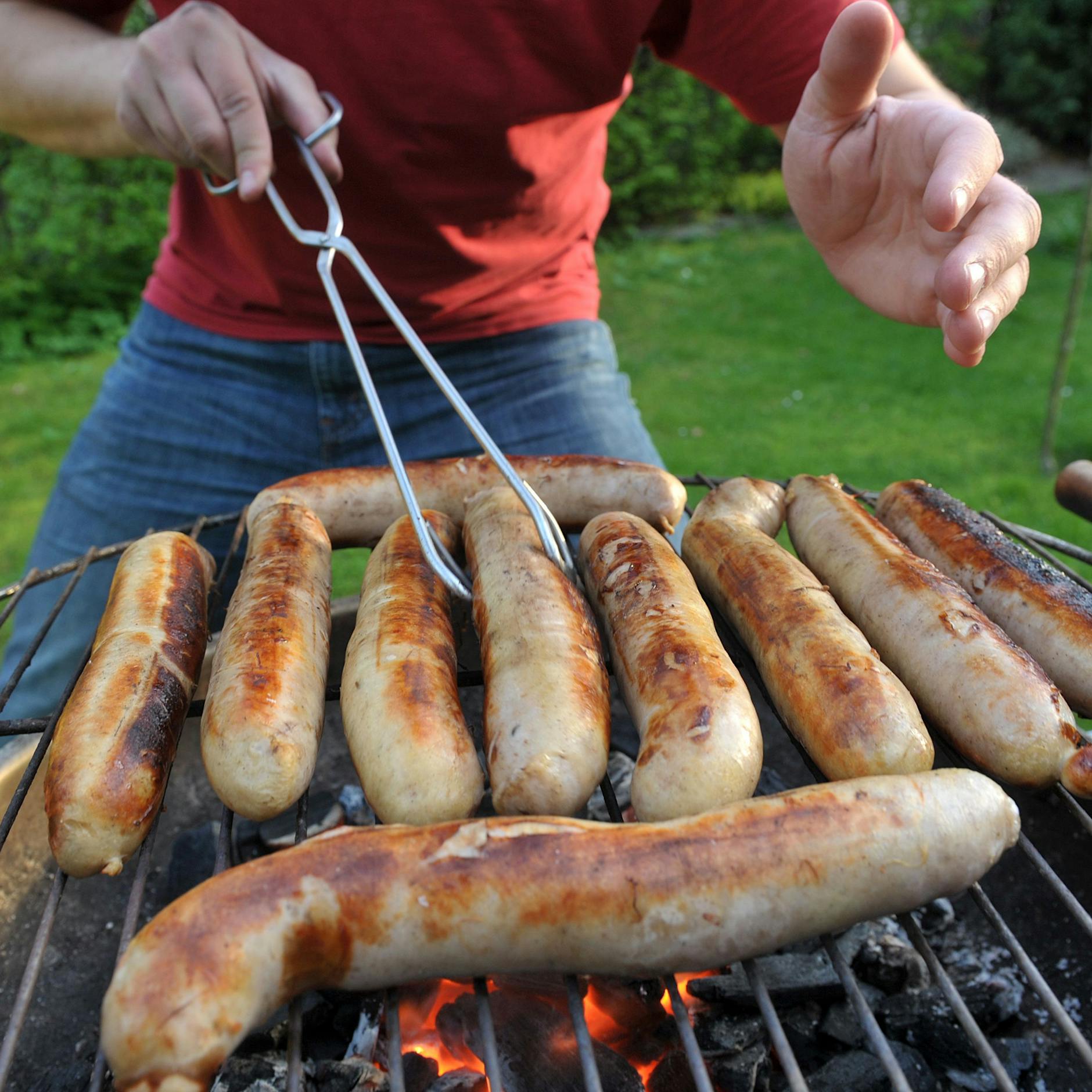Ist Grillen mit Gas wirklich besser fürs Klima als Grillen mit Holzkohle? Wir klären auf!