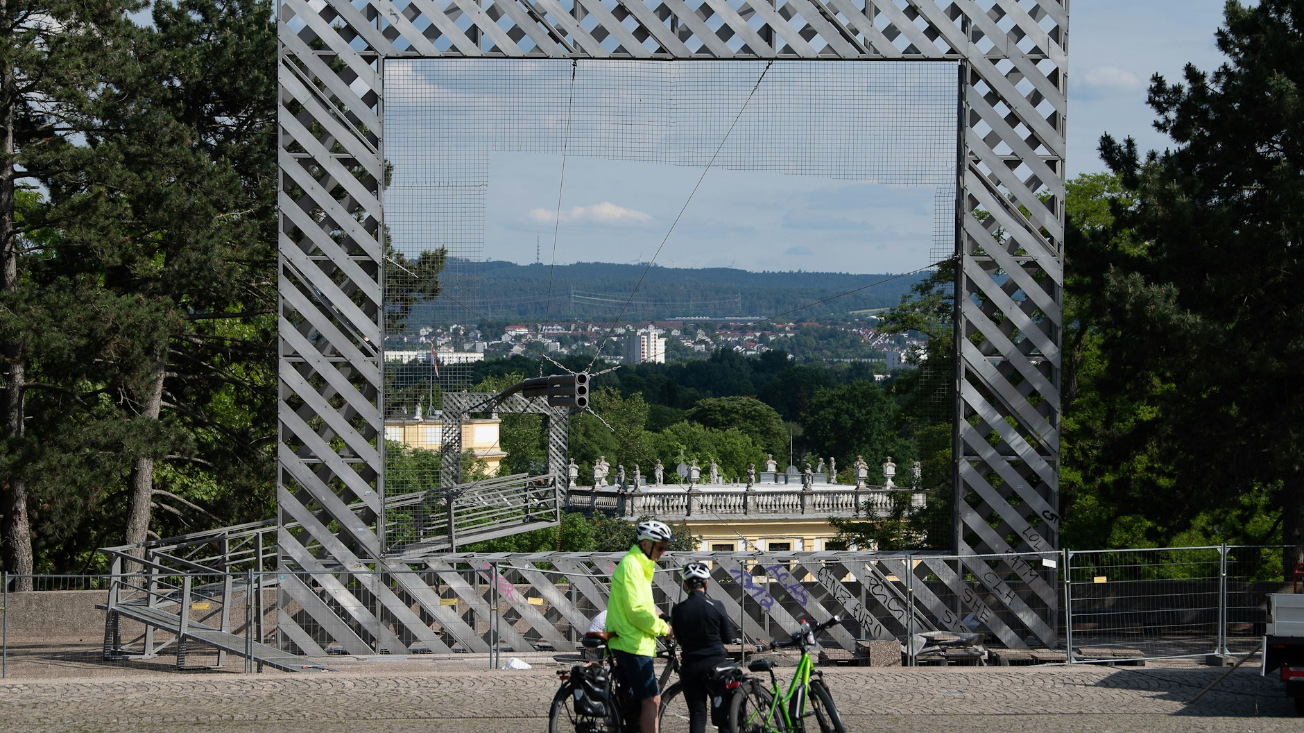 Der Rahmenbau von Haus-Rucker-Co ist eine Hinterlassenschaft der Documenta 6.