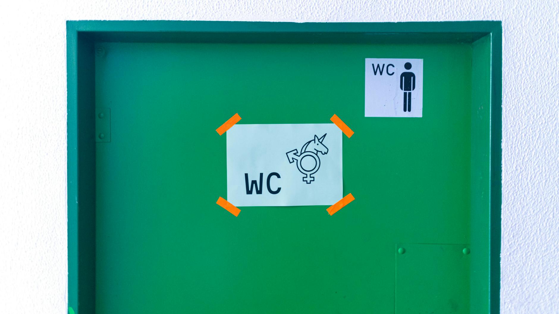 Eine Toilette für alle Geschlechter ist keine Gleichberechtigung. Eine Toilette für jede geschlechtliche Ausrichtung hingegen ist zeitgemäß.