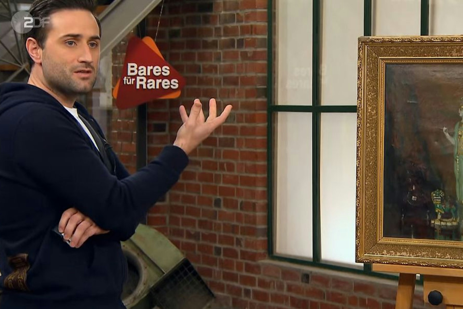 „Bares für Rares“-Händler&nbsp;David Suppes ist von dem Bild begeistert.