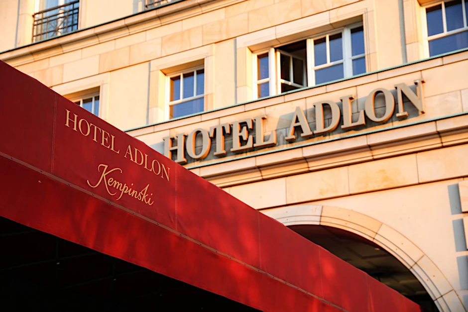 Außenansicht des Hotel Adlon. Die Erben wollen das Hotel und das Grundstück zurück.