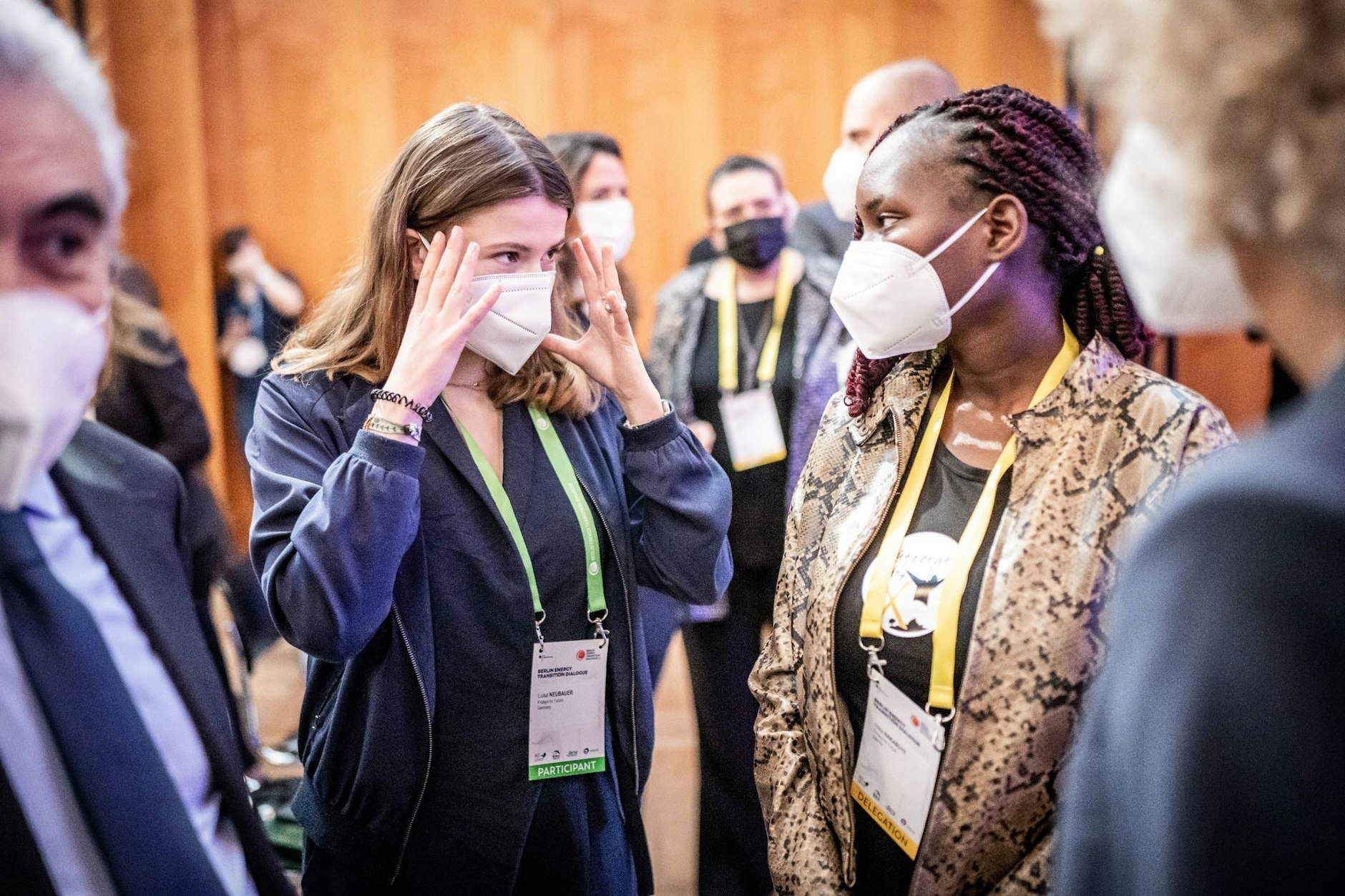 Luisa Neubauer traf im März im Auswärtigen Amt auf Hilda Nakabuye: Die Fridays for Future-Frau aus Uganda kämpft dort gegen die geplante Pipeline. 