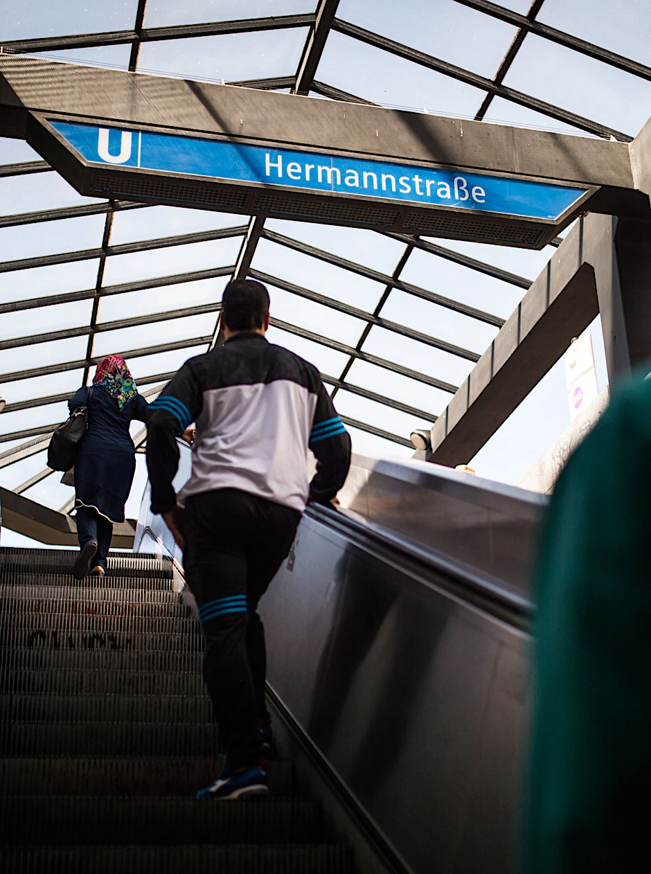 Die Hermannstraße in Berlin-Neukölln wurde zum Schauplatz eines versuchten Einbruchs.