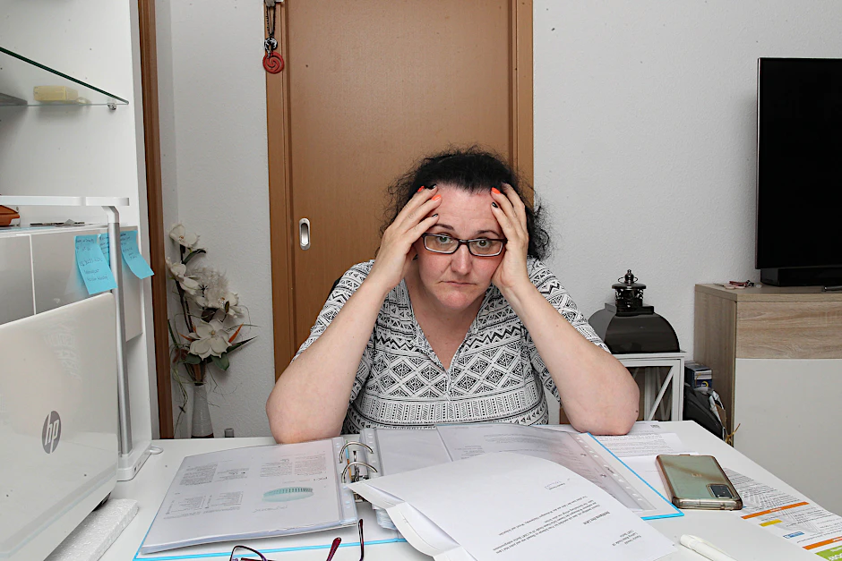 Elke S. dokumentiert sämtliche Vorgänge ihres Nachbarschaftsstreits akribisch.