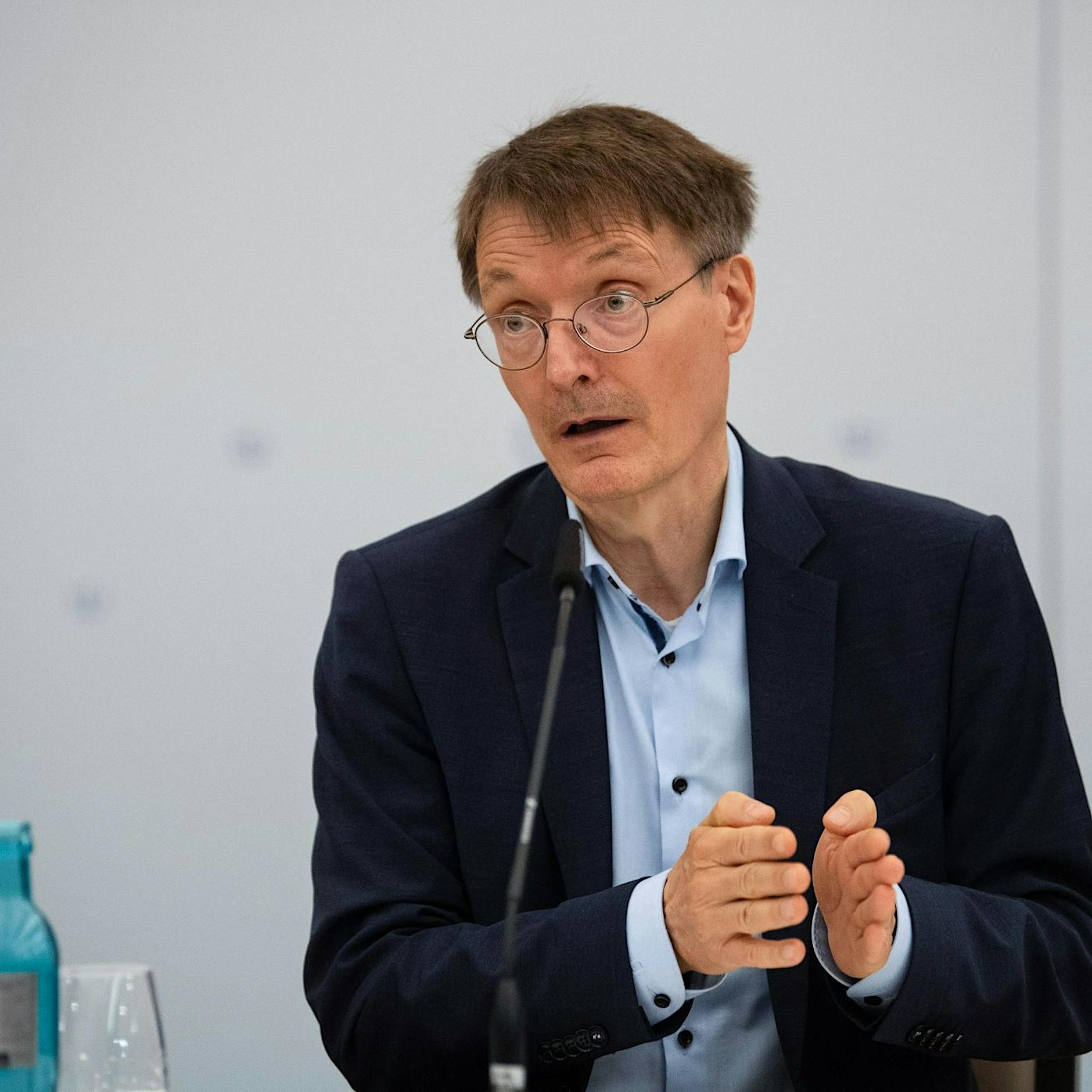 Lauterbach: Sommer-Corona-Welle ist da