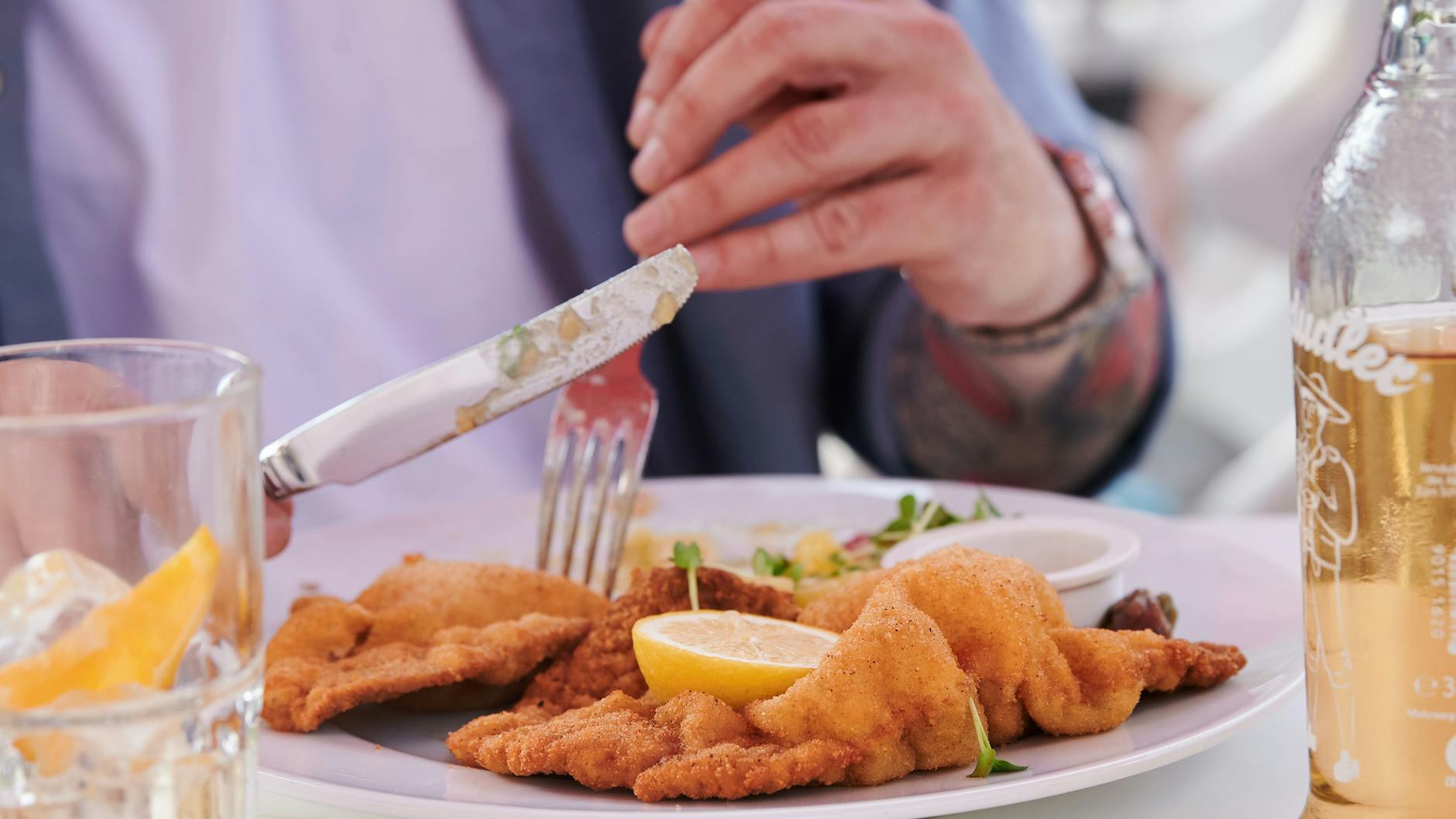 Ein Klassiker: Wiener Schnitzel im Restaurant Schönbrunn