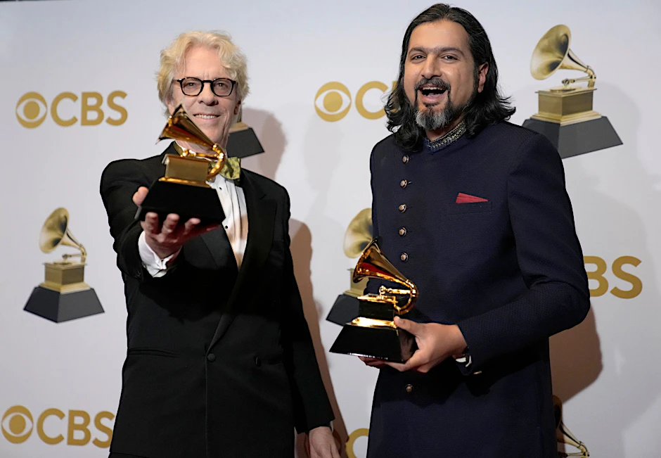 ARCHIV - Stewart Copeland (l) bringt sein Projekt «Police deranged for Orchestra» im Sommer 2022 nach Europa.  