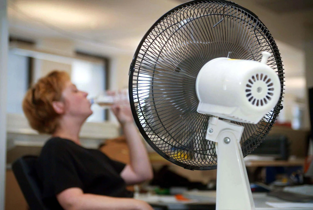 Hitze im Büro: Ab dieser Temperatur muss der Chef tätig werden