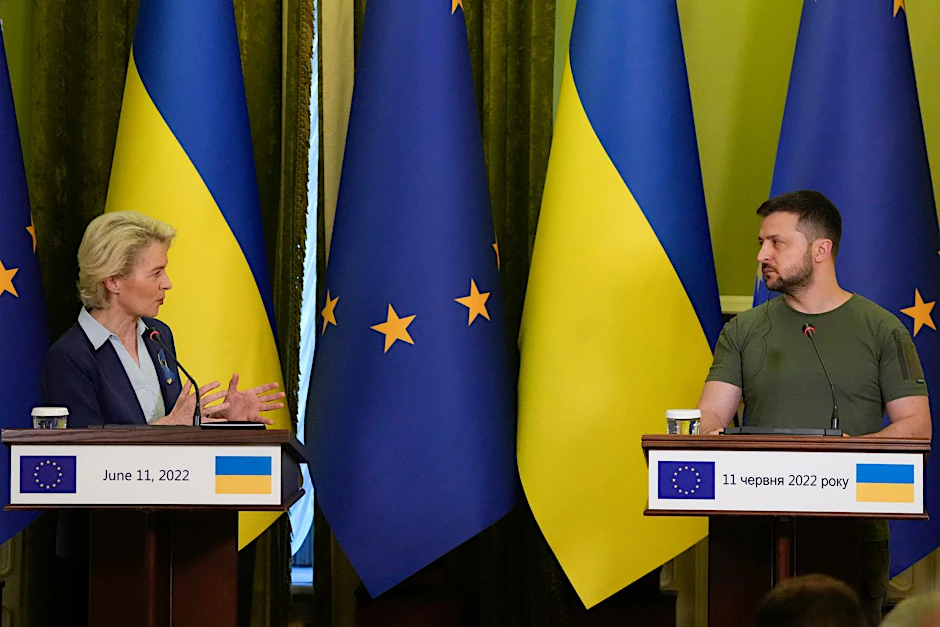 EU-Kommissionspräsidentin Ursula von der Leyen und der ukrainische Präsident Wolodymyr Selenskyj.