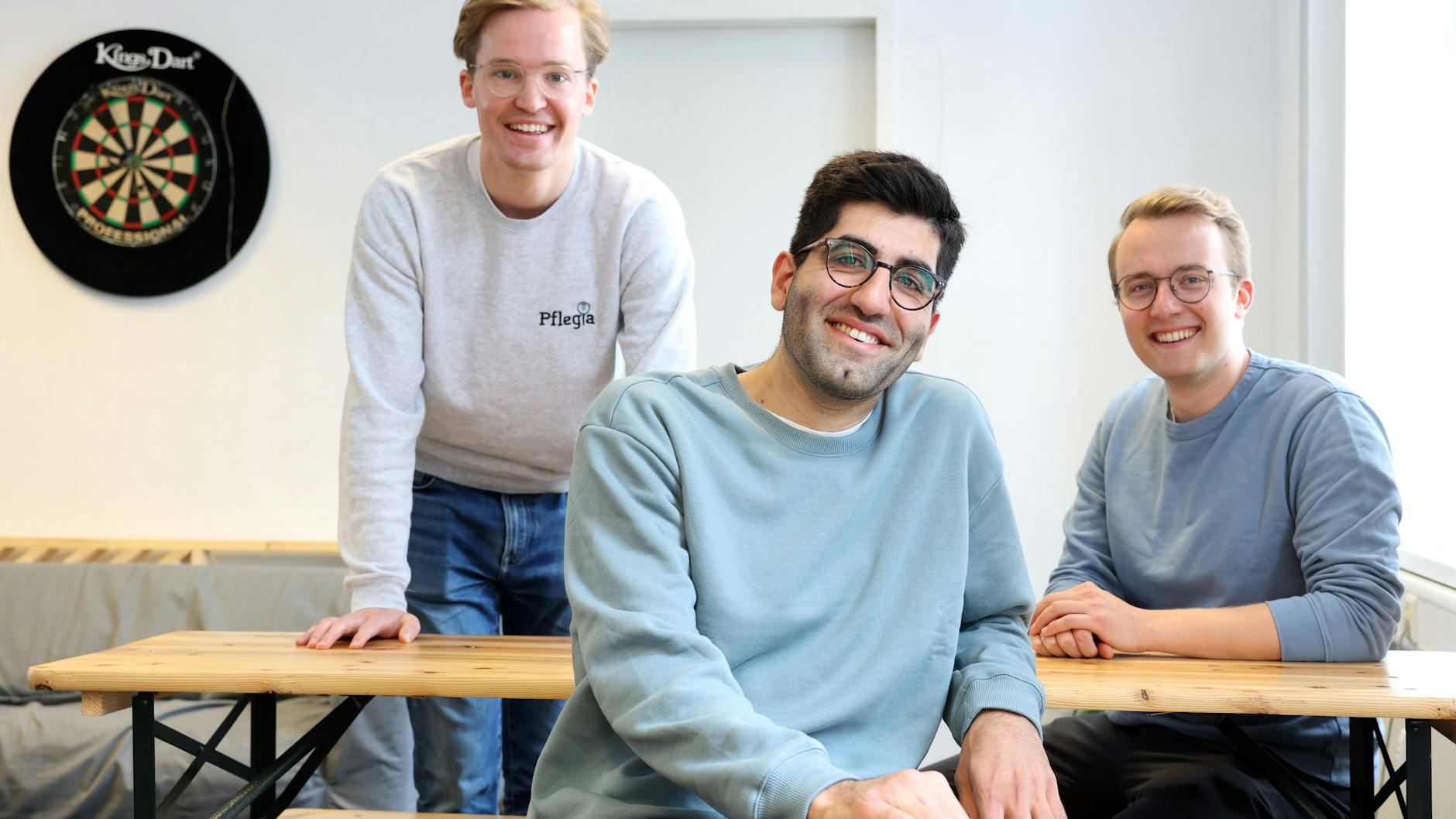 Felix Westphal, Masoud Shahryari und Lennart Steuer (v.l.) sind die Gründer von „Pflegia“, einem Personaldienstleister für Pflegeberufe.