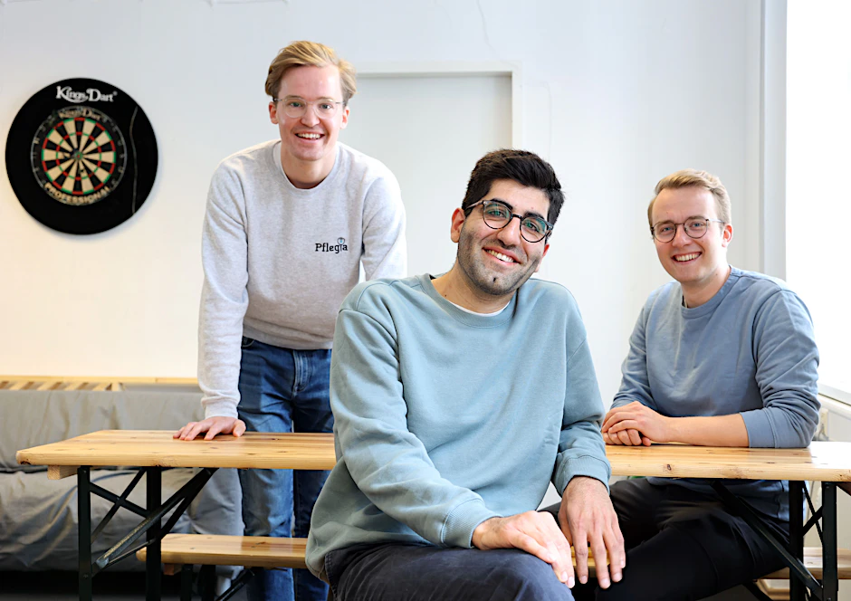 Felix Westphal, Masoud Shahryari und Lennart Steuer (v.l.) sind die Gründer von „Pflegia“, einem Personaldienstleister für Pflegeberufe.