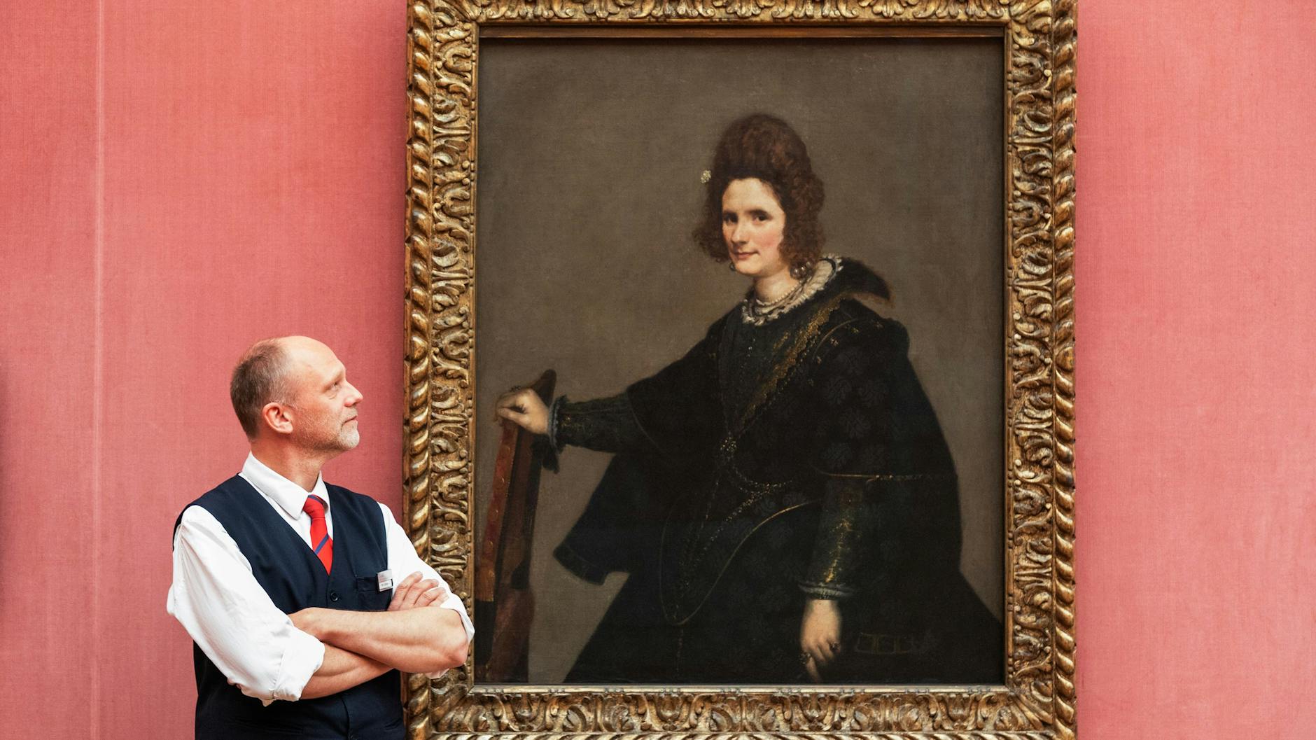 Gerard Janssen vor dem Porträt einer Dame von Velázquez in
der Gemäldegalerie: „Sie guckt mich so an.“