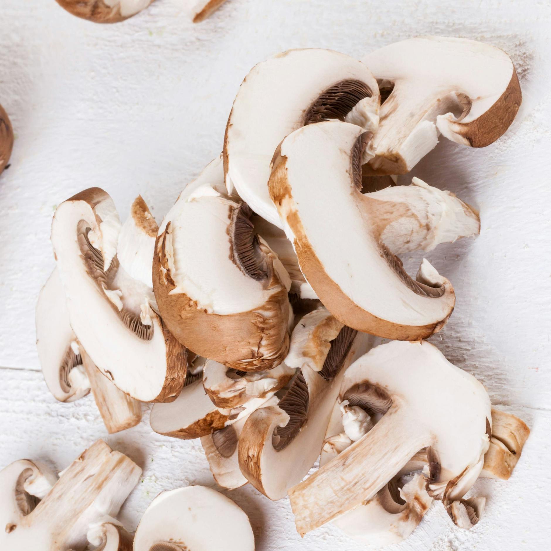 Darf man Champignons eigentlich roh essen? Darauf sollten Sie unbedingt achten