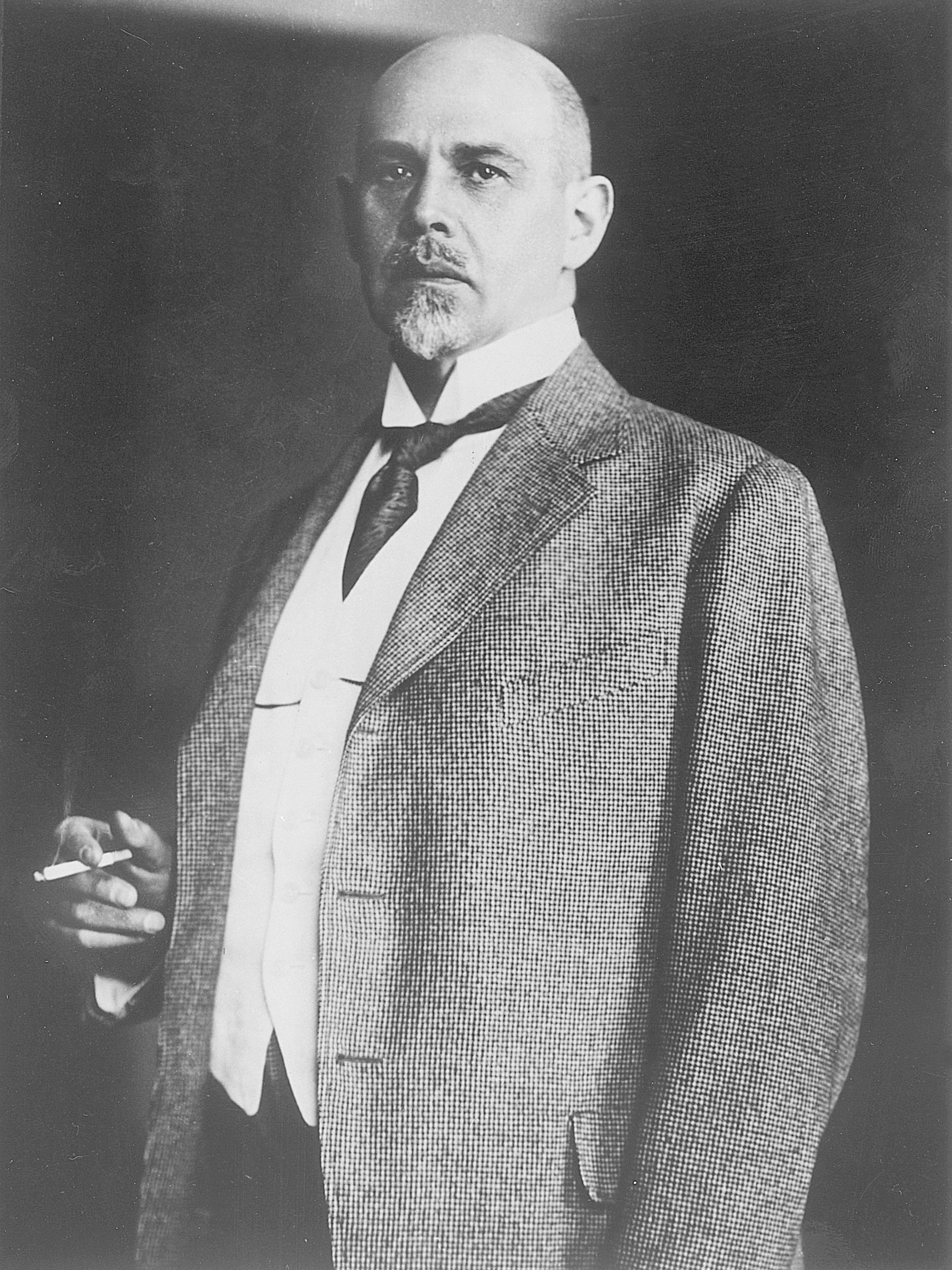 Der Industrielle, Schriftsteller und Politiker (DDP) Walther Rathenau um 1920. Hinter dem Mord an dem Außenminister stand die rechtsradikale und nationalistische Organisation Consul. Die terroristische Vereinigung agierte im Untergrund.