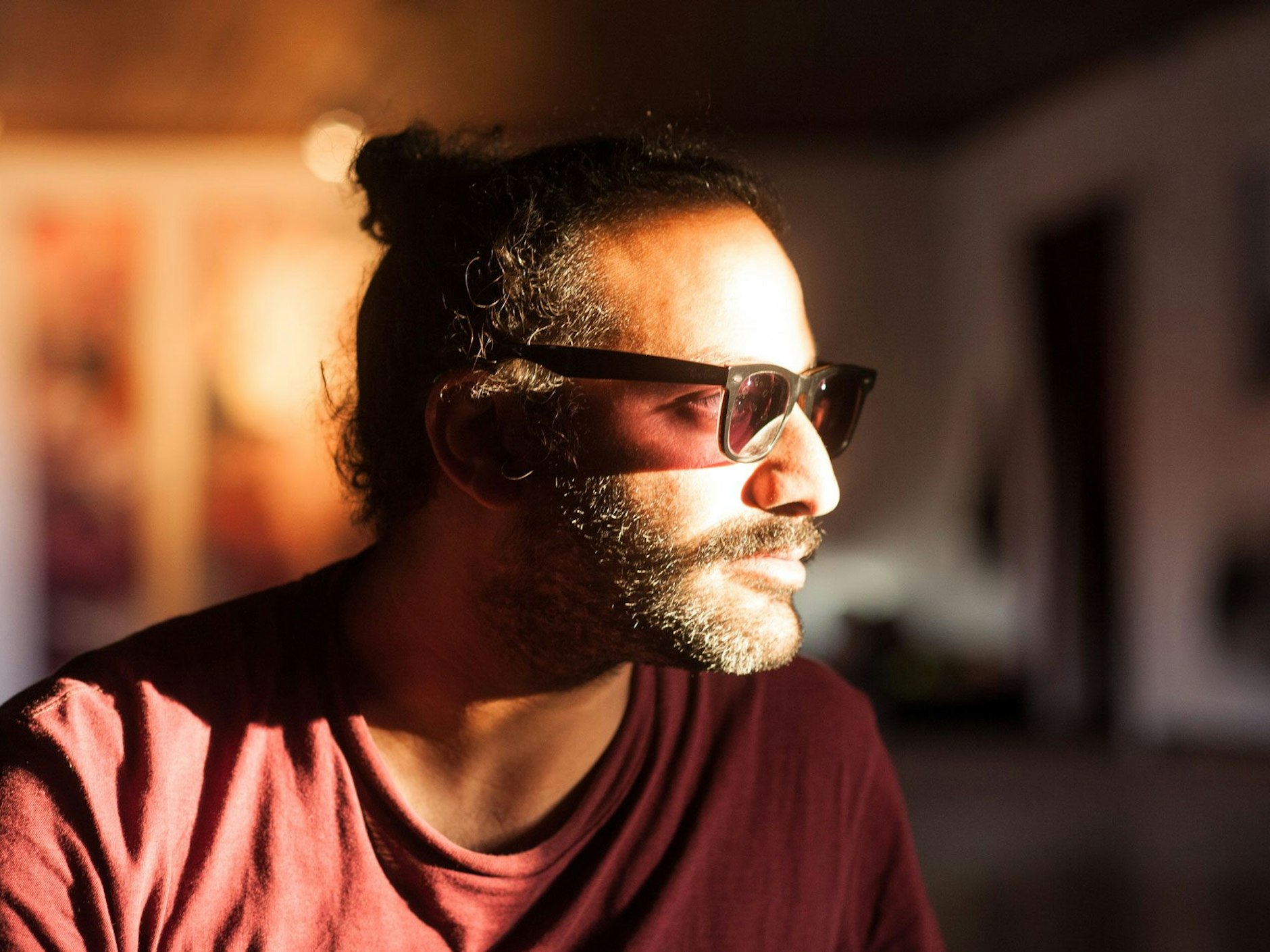 Yazan Khalili lebt und arbeitet innerhalb und außerhalb von Palästina.