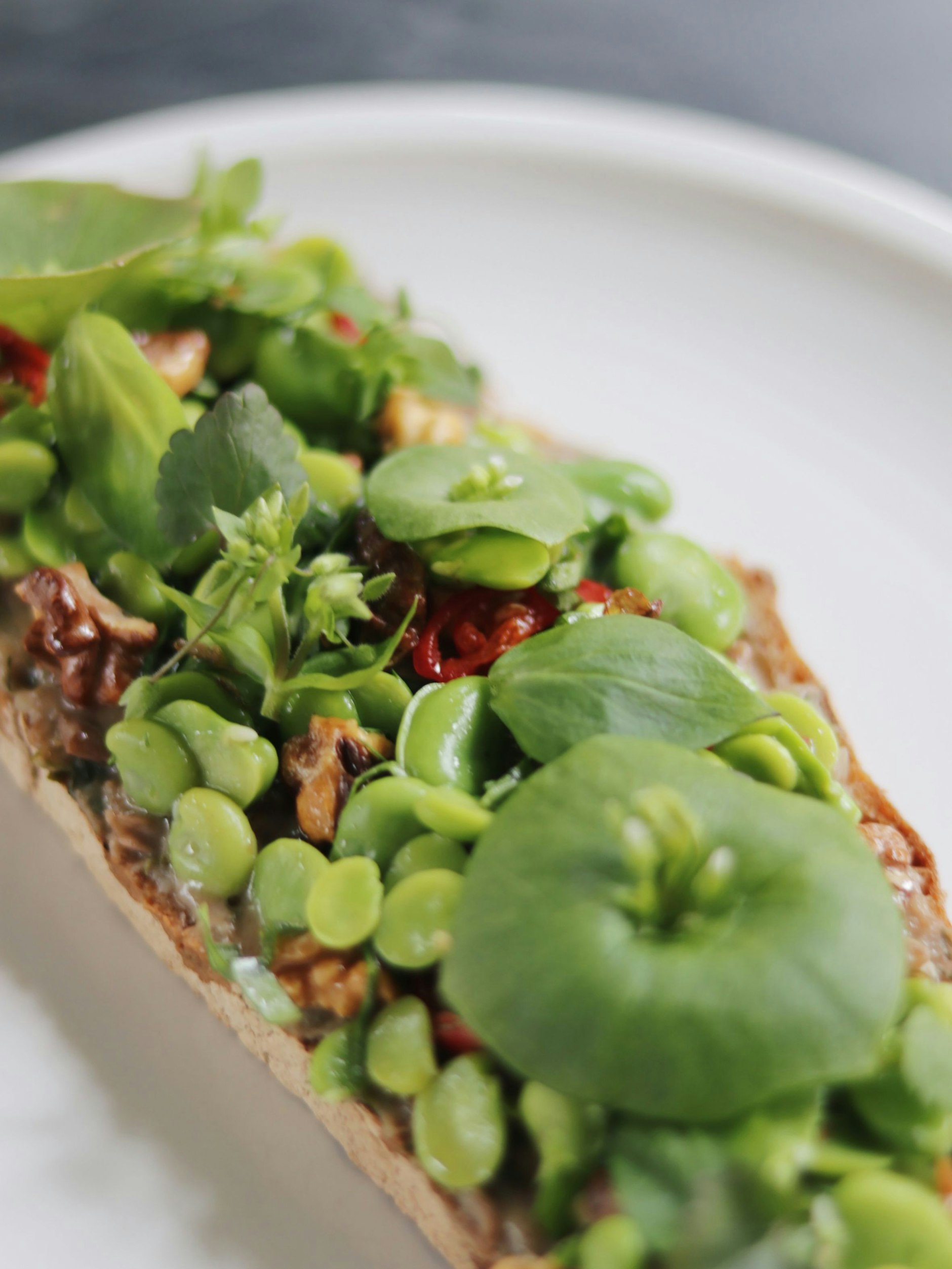 Wir sehen grün! Die vegane Bohnenstulle.