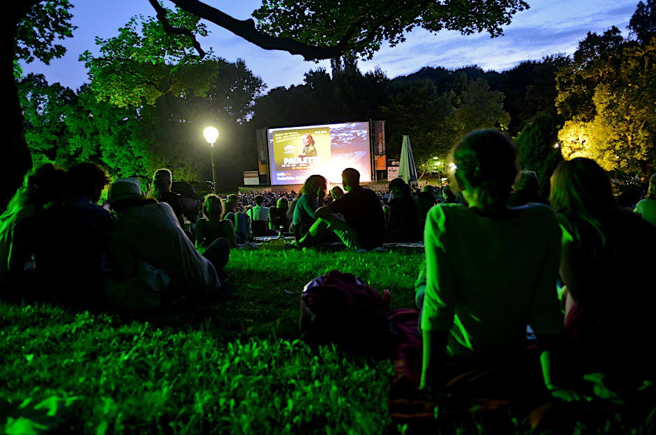Im Freiluftkino Friedrichshain kann man gut Filme gucken (Archivfoto).