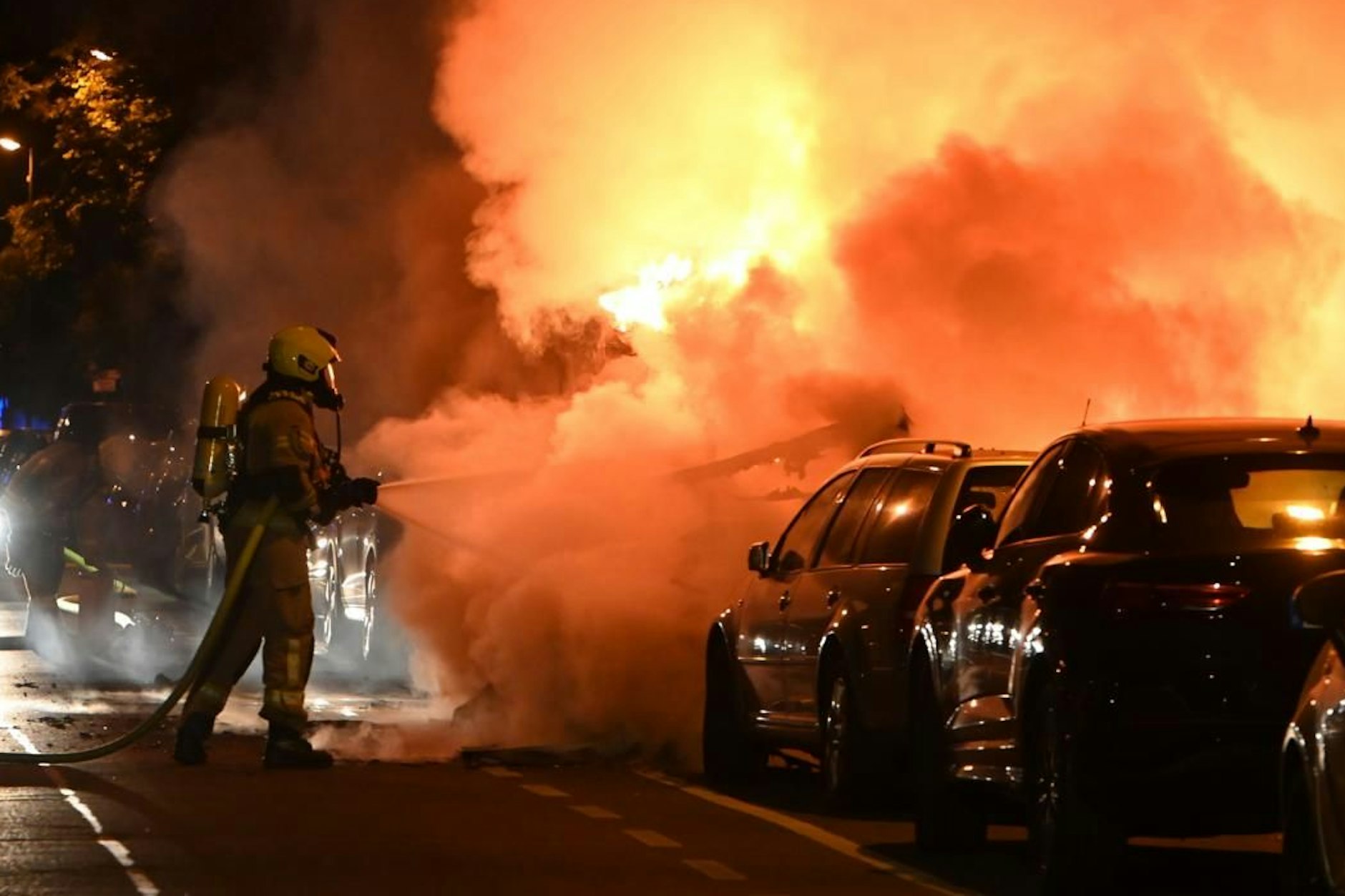 Im Weidenweg in Friedrichshain brannte in der Nacht zum Freitag ein Wohnmobil.