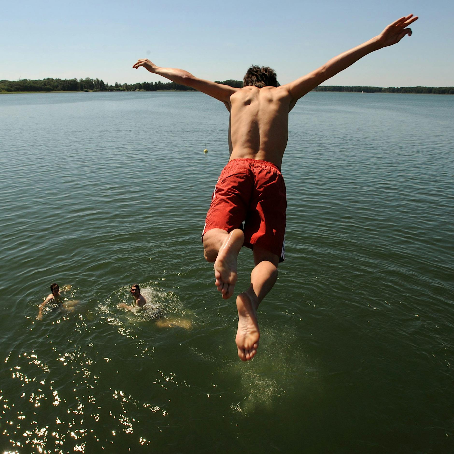 Gefahr am Badesee: Was Schwimmer wissen müssen