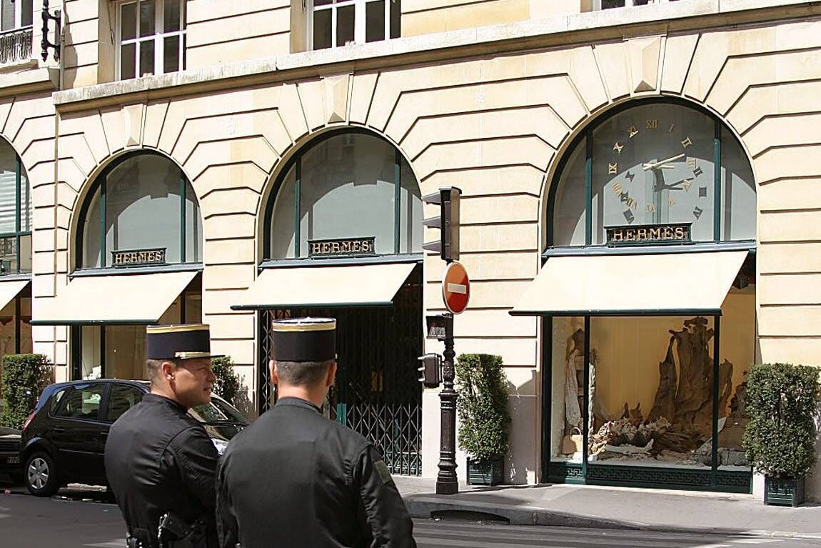 Architektonisches Vorbild: Die Tasche sieht aus wie die Fassade der Hermès-Boutique in Paris.