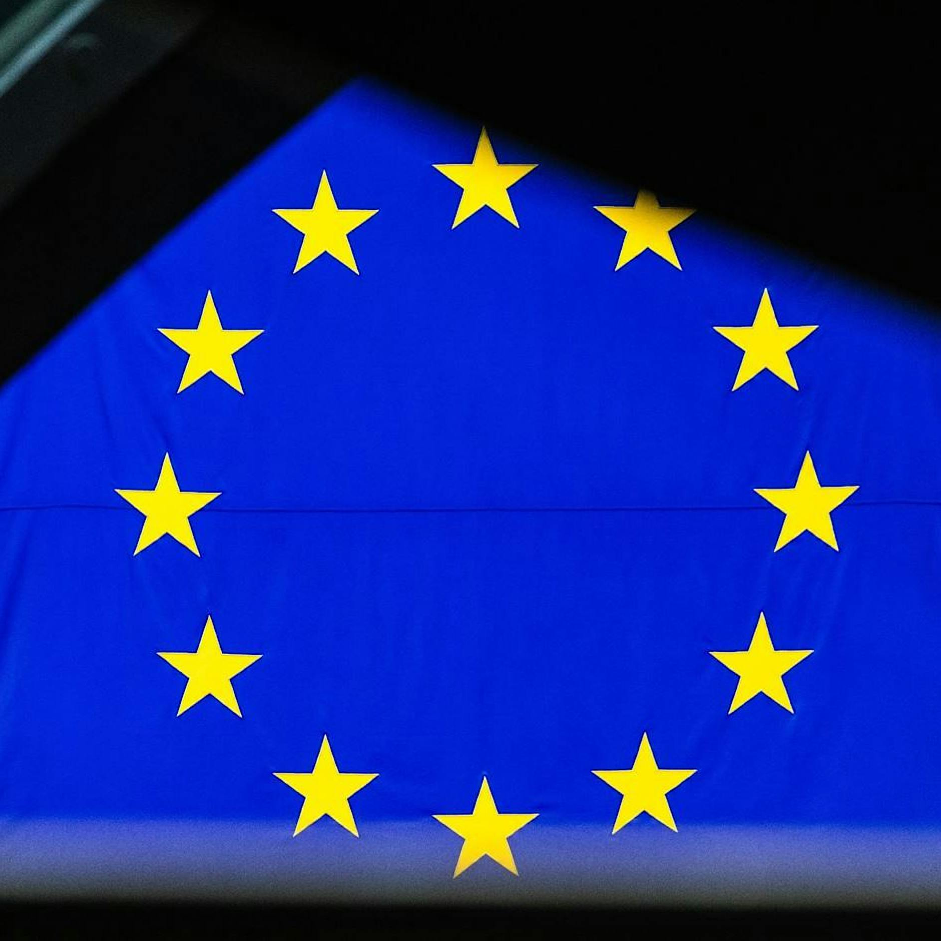 EU-Kommission empfiehlt Beitrittskandidatenstatus für Ukraine