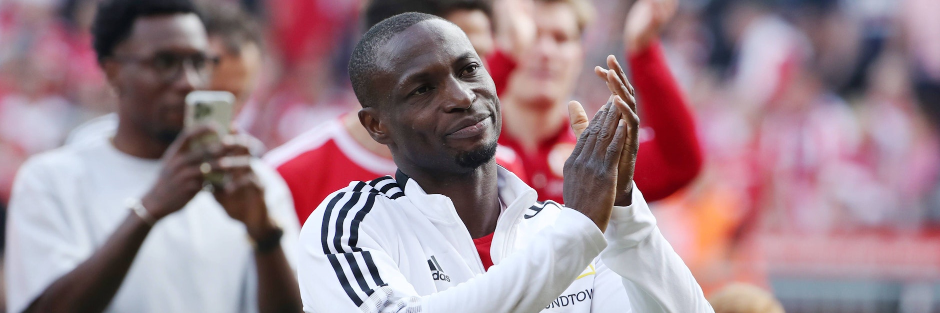 Stürmer Anthony Ujah verabschiedete sich nach drei Jahren bereits von den Fans des 1. FC Union. Nun soll der Nigerianer beim Karlsruher SC im Gespräch sein.