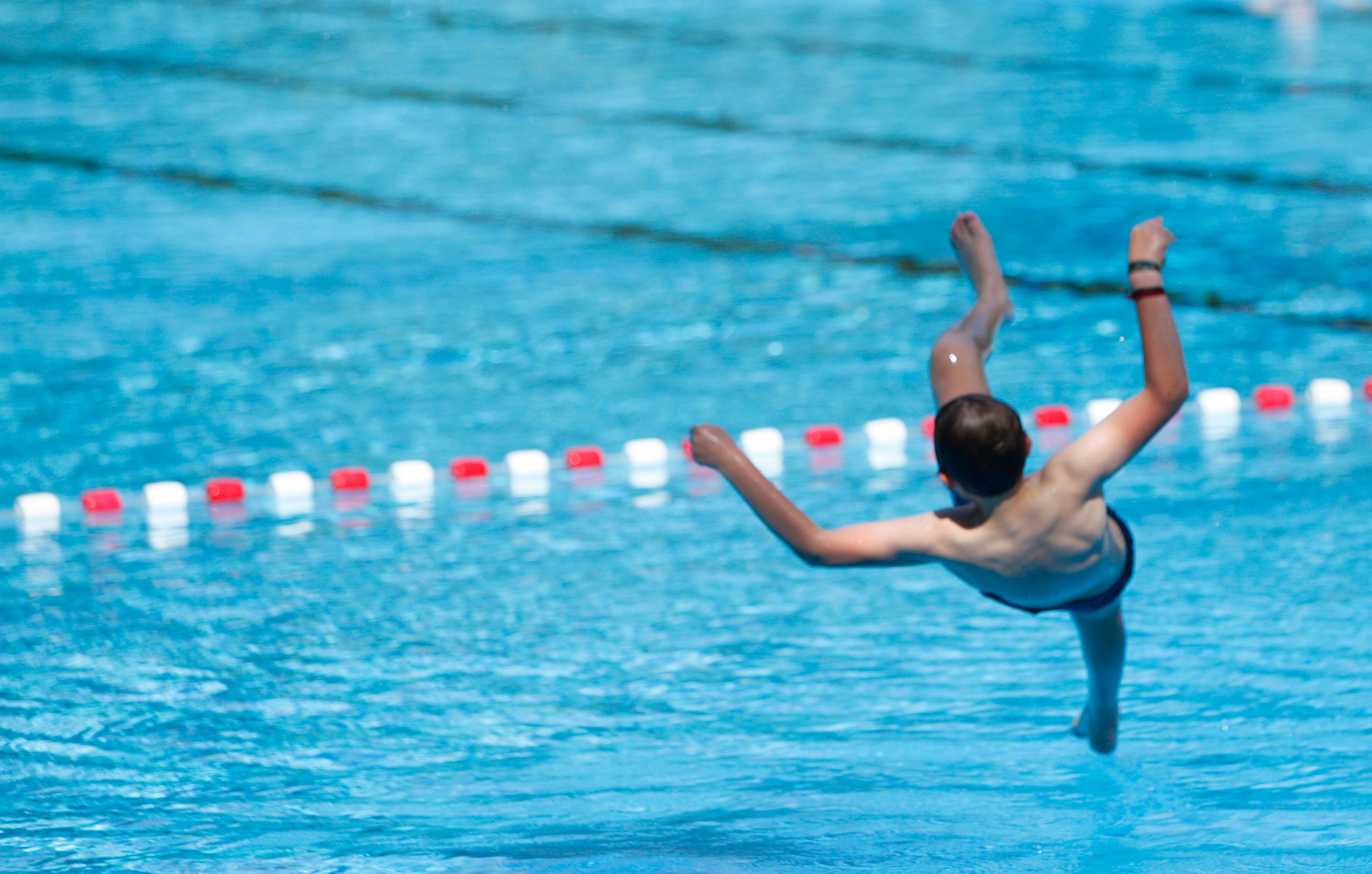 Image - Am Wochenende ist richtig viel los in der Stadt. Wer nicht an einem See rumhängt, hat die Qual der Wahl