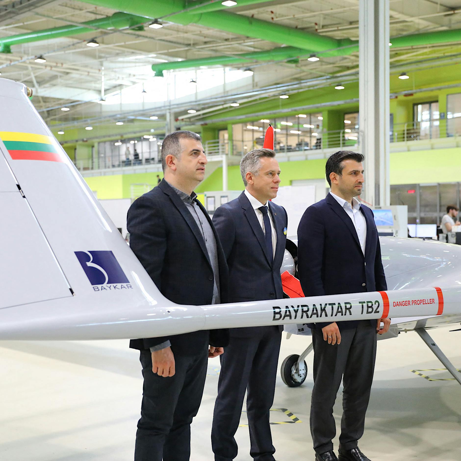 Auf Briefmarken verewigt, in Liedern besungen: Ukrainer lieben diese Kampfdrohne