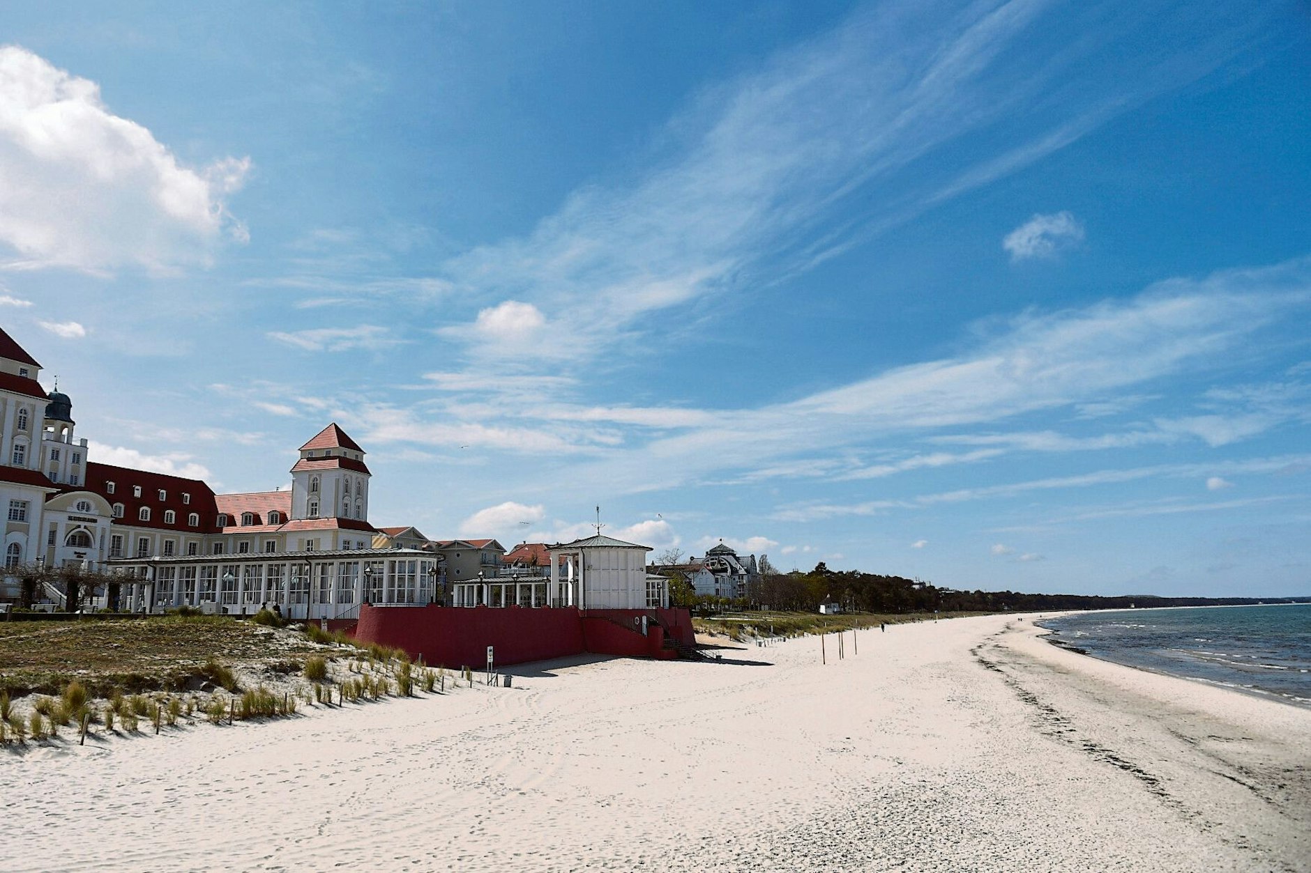 Am Strand auf der Insel Rügen fühlt sich auch die Walross-Dame wohl. 