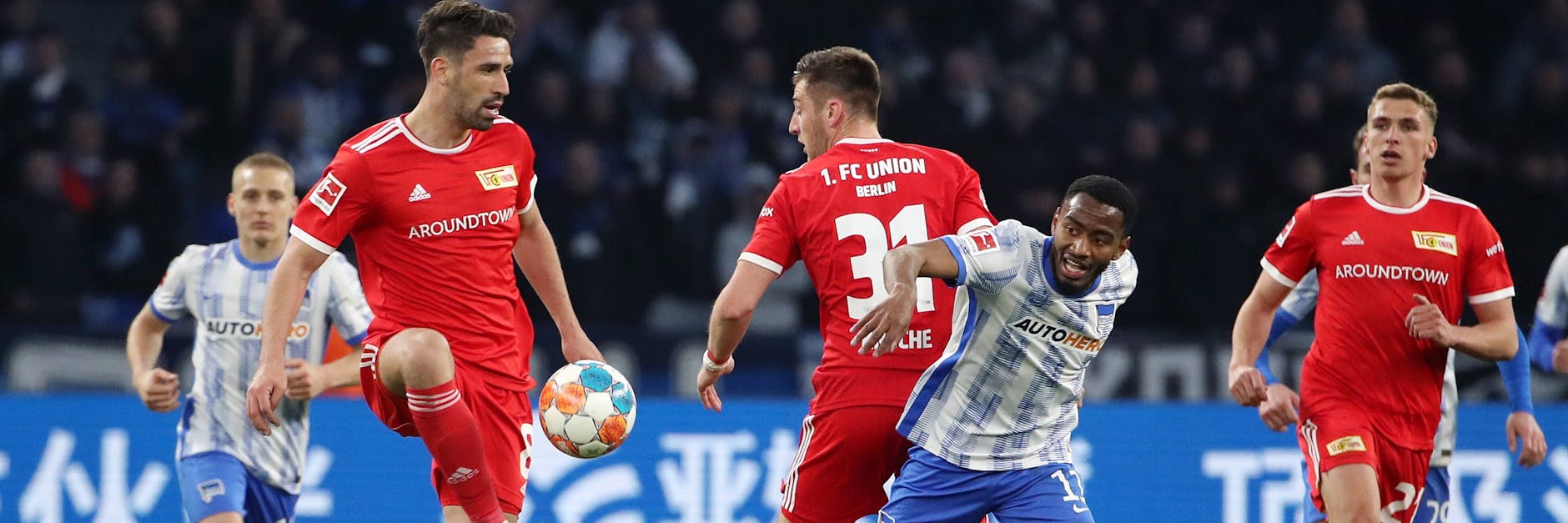 Der 1. FC Union und Hertha BSC treffen in der neuen Bundesliga-Saison direkt am ersten Spieltag aufeinander. Das Derby steigt dabei zunächst in Köpenick.