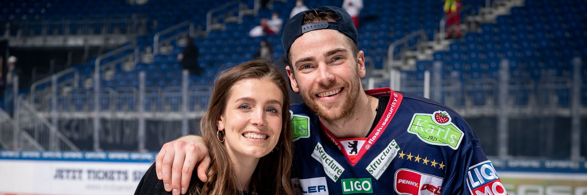 Ein Eisbär macht mal Pause Ruhe, Malle dann vernascht Marcel Noebels