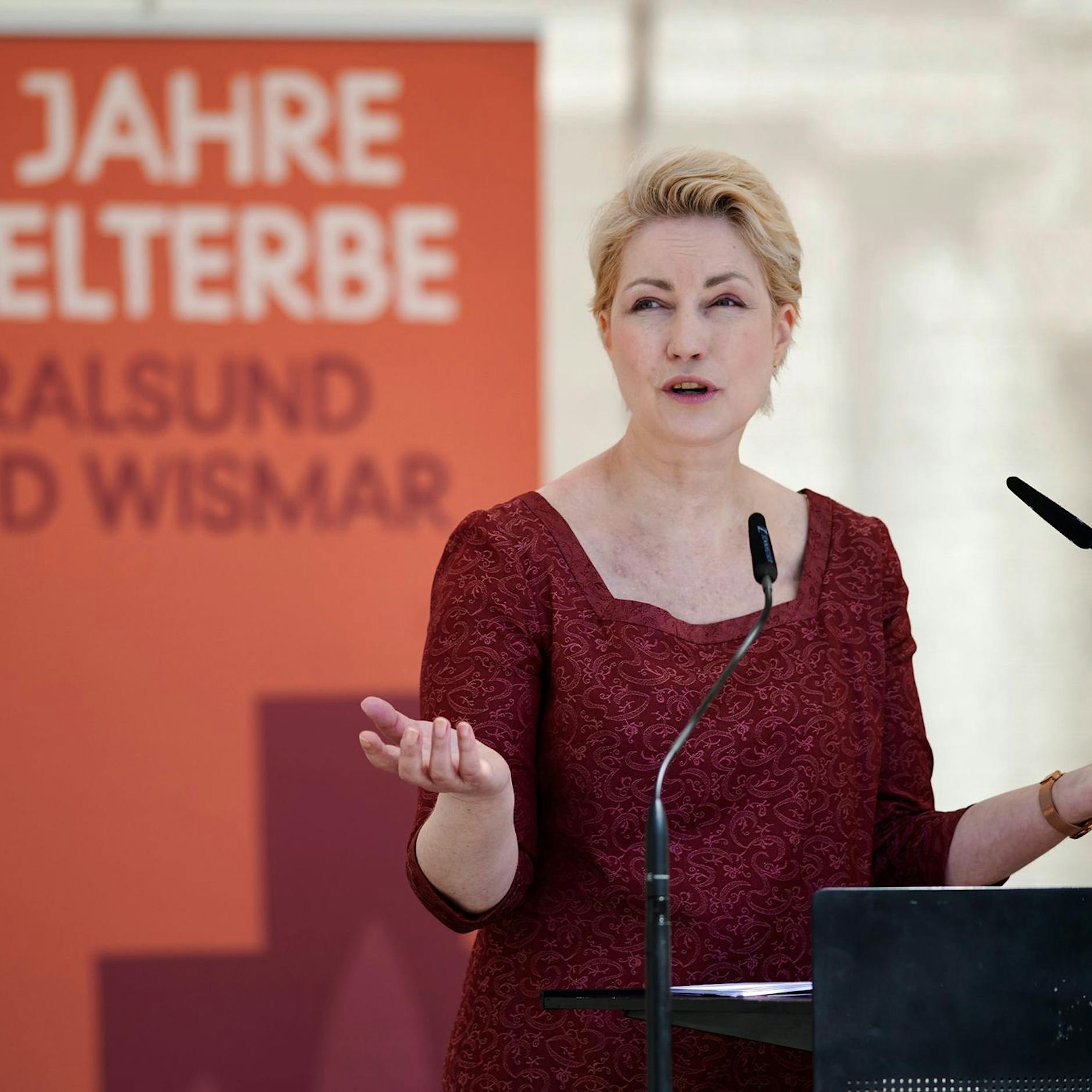 Prügelei am Juso-Infostand bei Schwesig-Besuch