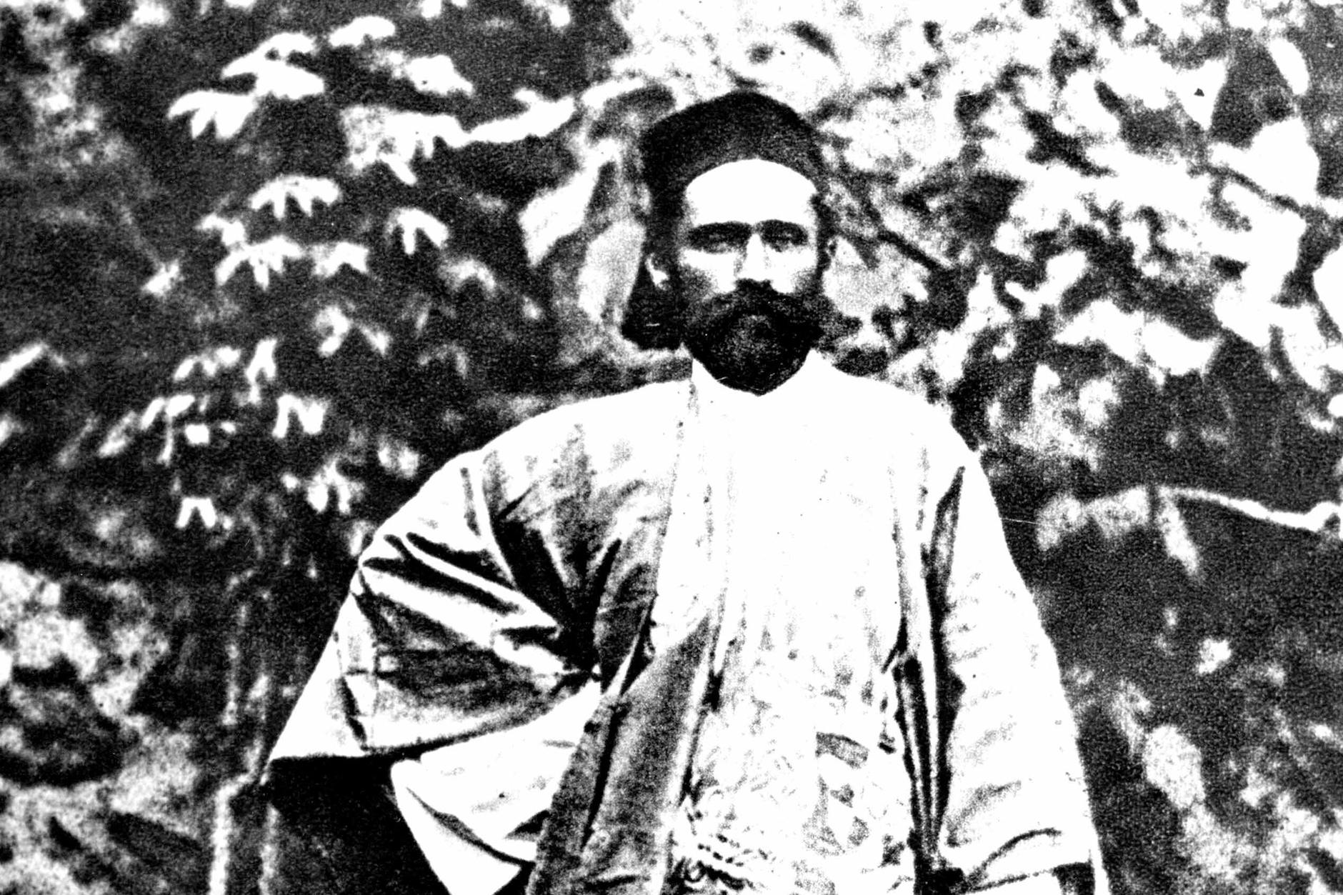 Nachtigal in orientalischem Festgewand in Kairo 1875