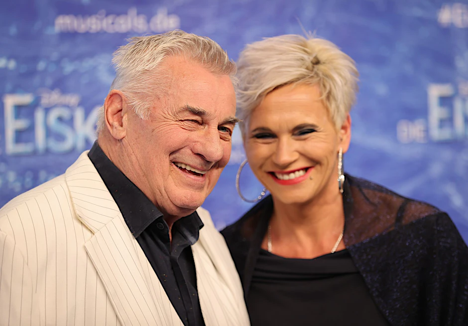 ARCHIV - Heinz Hoenig und seine Frau Annika erwarten Nachwuchs.  