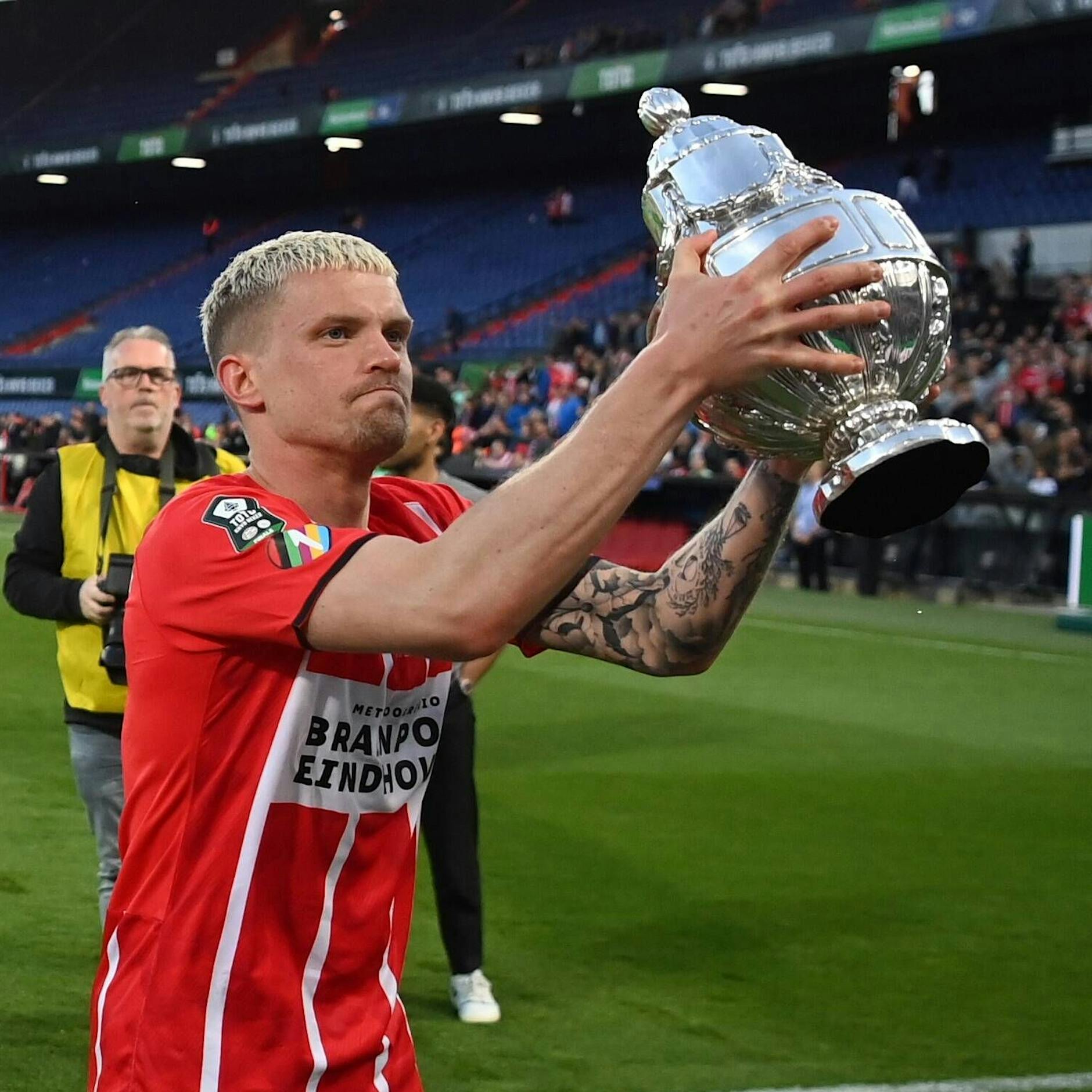 Der 1. FC Union baggert an Eindhovens Verteidiger Philipp Max