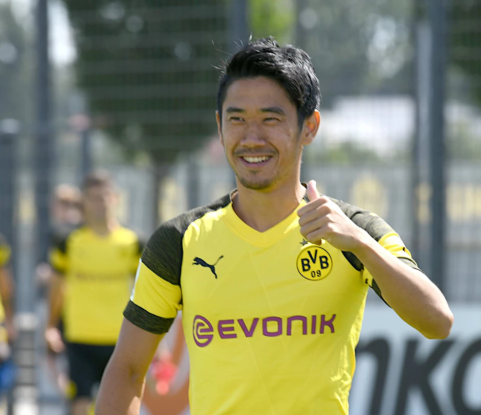 ARCHIV - Strebt seine dritte WM-Teilnahme mit der japanischen Nationalmannschaft an: Der ehemalige BVB-Spieler Shinji Kagawa.  