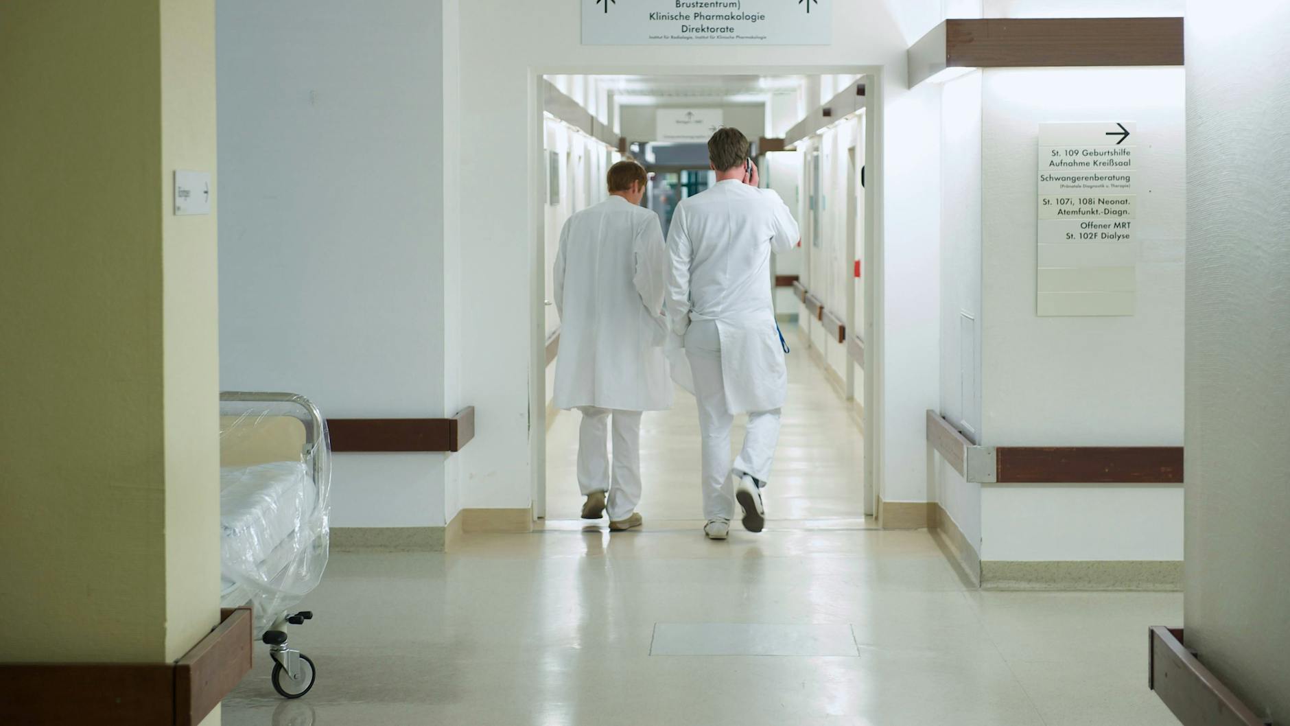 Berliner Krankenhäuser sollen bei der Vorbereitung auf Hitzewellen besser unterstützt werden (Symbolbild).