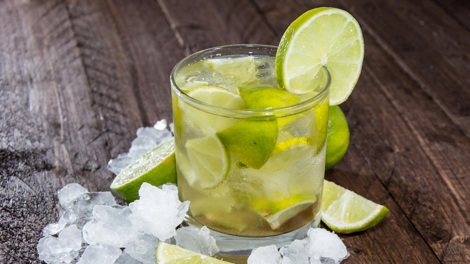 Cocktails schmecken lecker, sollten aber im Sommer bei großer Hitze nicht genossen werden.