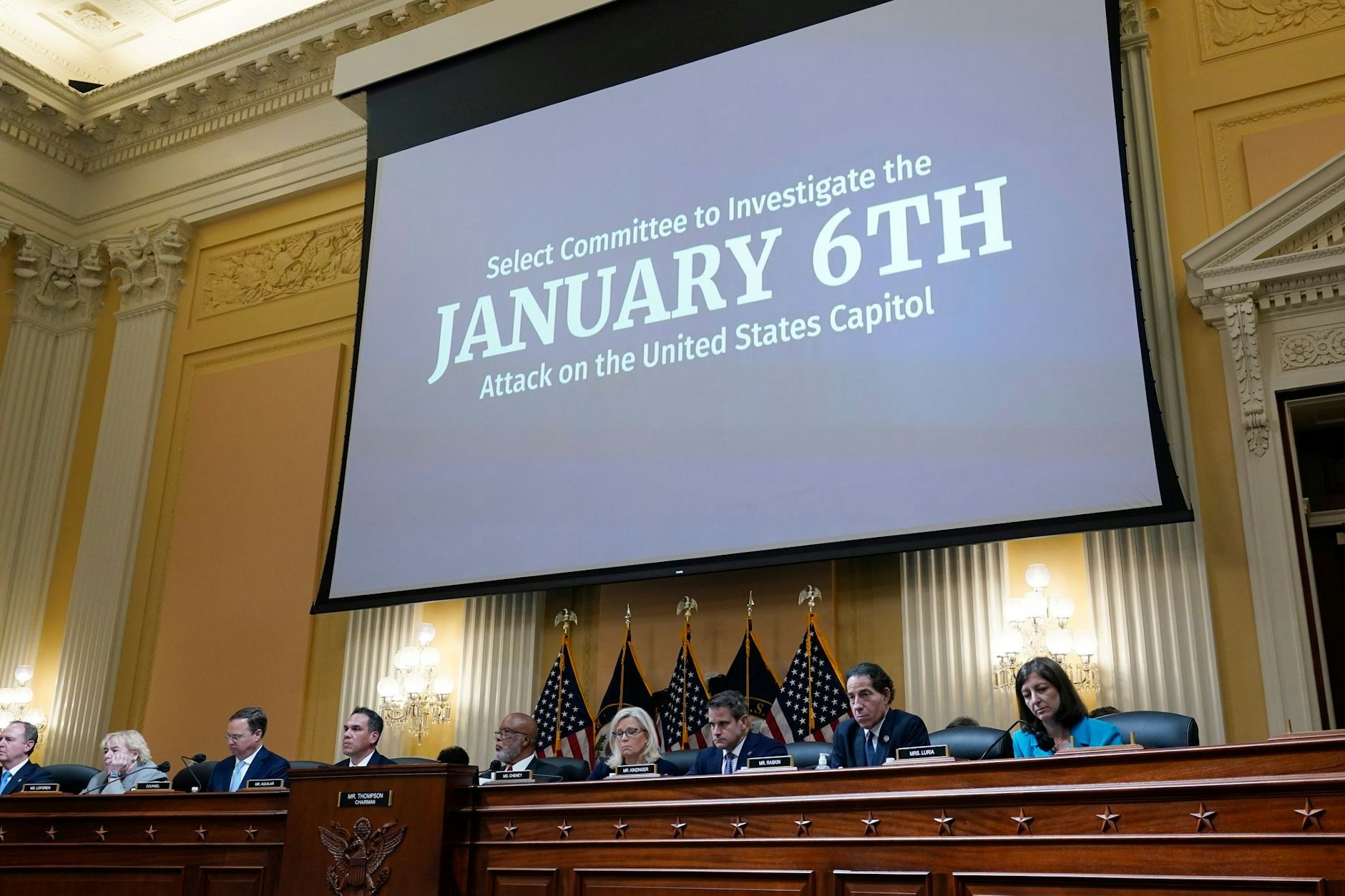 Der Sonderausschuss des Repräsentantenhauses, der den Angriff auf das Kapitol am 6. Januar 2021 untersucht, hält eine Anhörung im Kapitol.