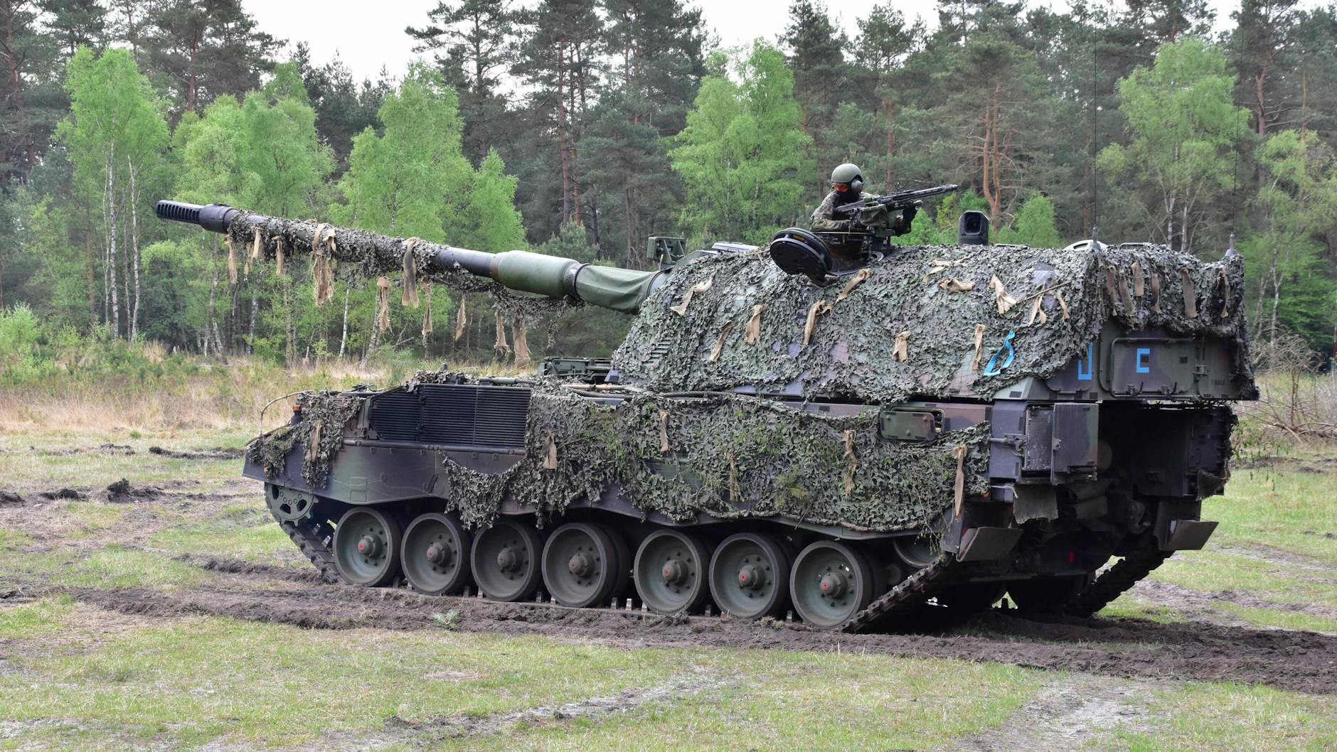 Panzerhaubitze 2000 der Bundeswehr. Die ersten Waffen dieser Art sind jetzt in der Ukraine eingetroffen.