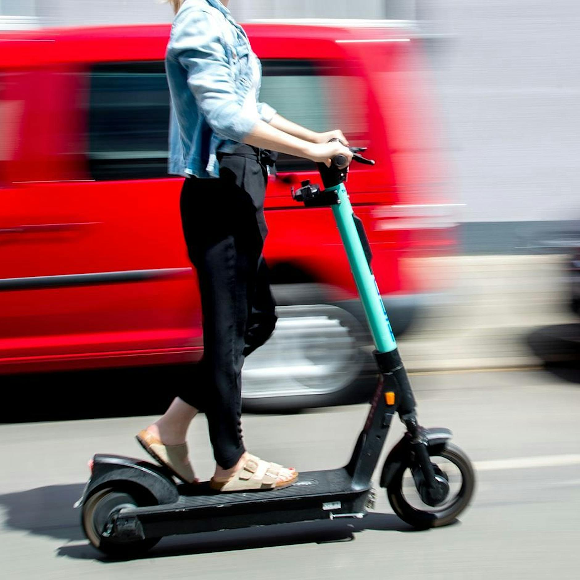 Berlin: Autoparkplätze sollen Elektrorollern weichen