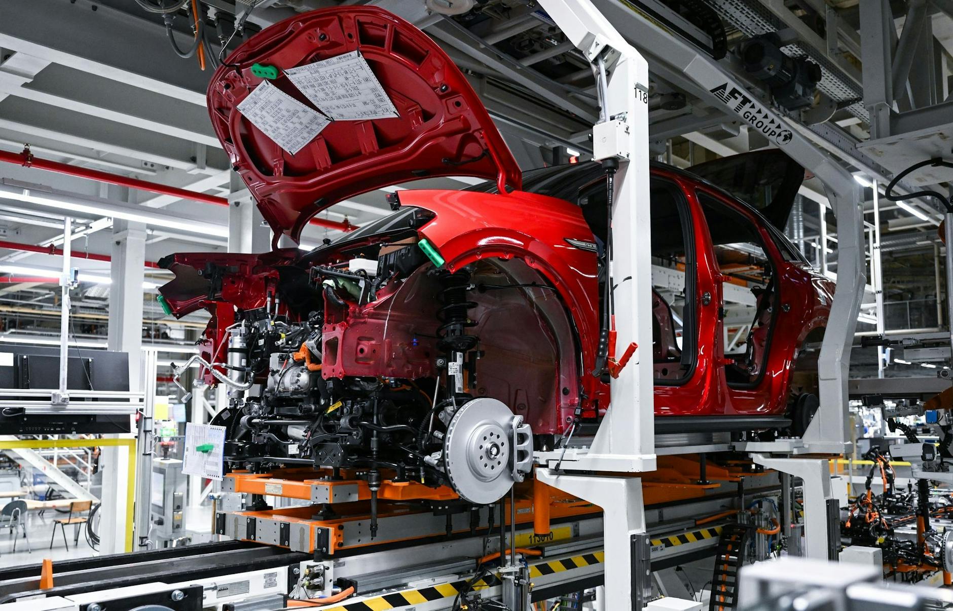 ARCHIV - Für Elektrofahrzeuge und Plug-in-Hybride gibt es derzeit eine staatliche Kaufprämie.