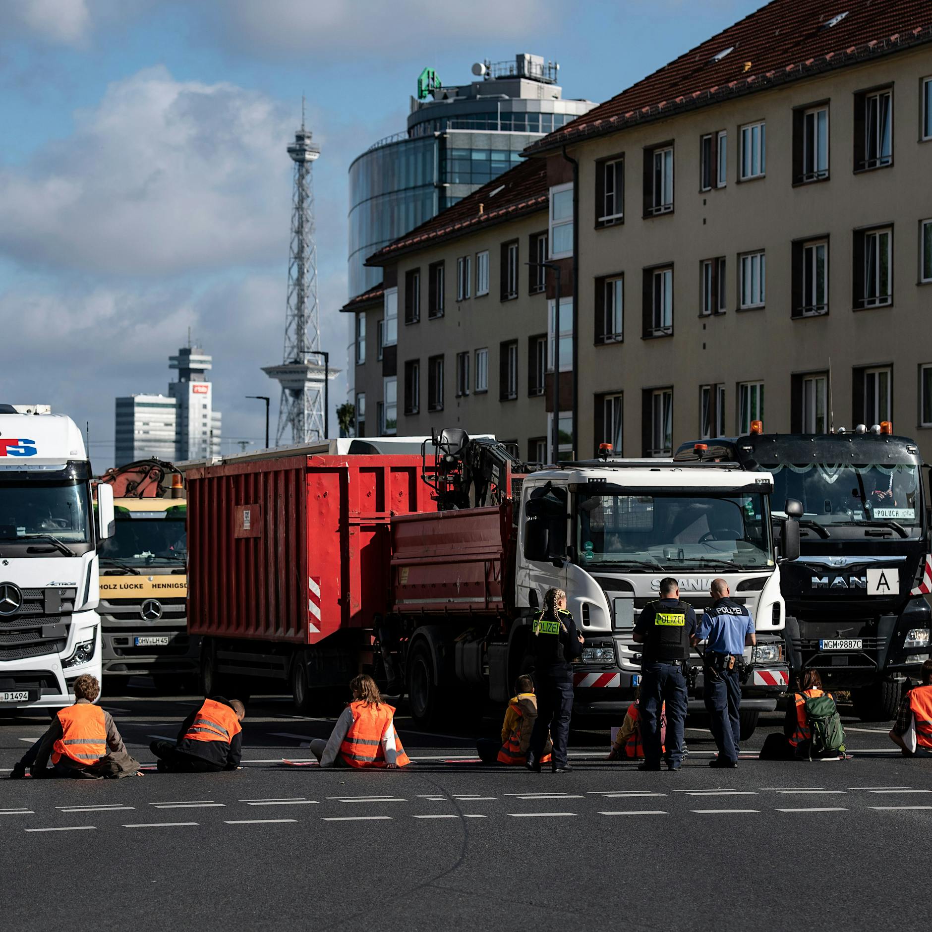 Wieder Straßenblockaden in Berlin – Ausfahrten der Stadtautobahn dicht