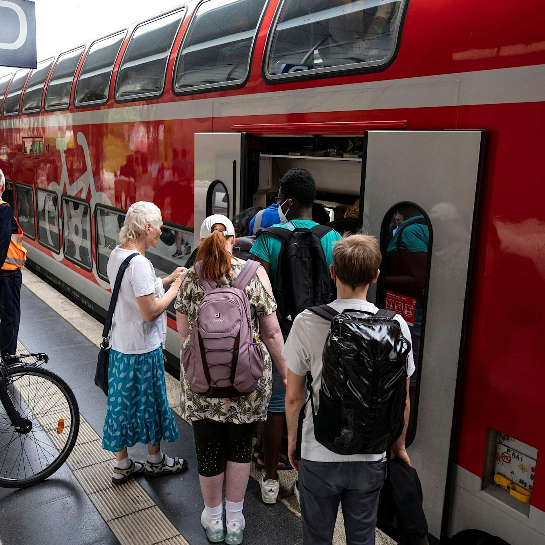 Regionalexpresszüge an die Ostsee fahren in Berlin ohne Halt durch: Zu viele Fahrgäste befürchtet