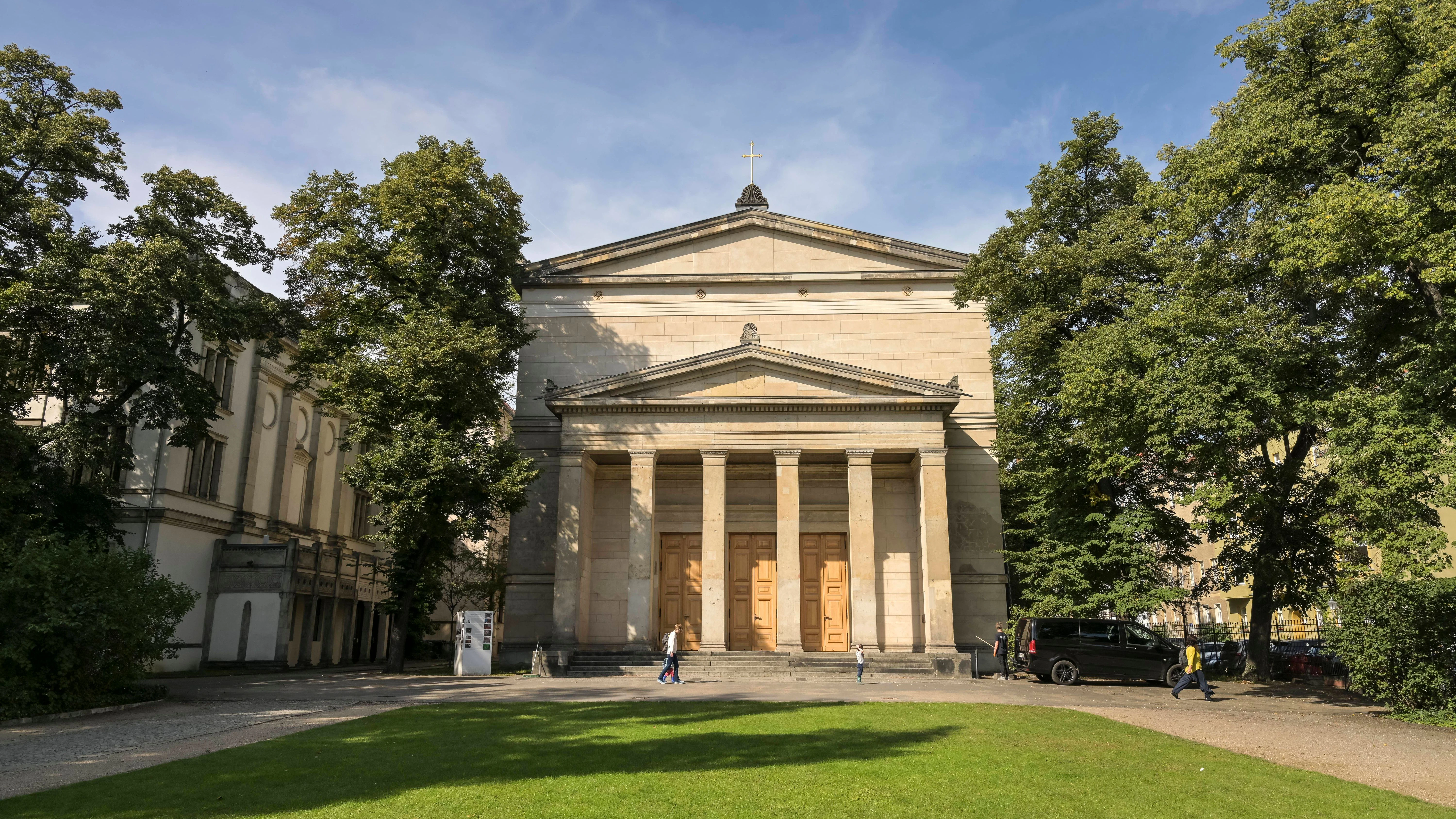 Politik, Mode, Wein: Die&nbsp;St. Elisabeth-Kirche in der Invalidenstraße ist ein beliebter Szene-Ort geworden.