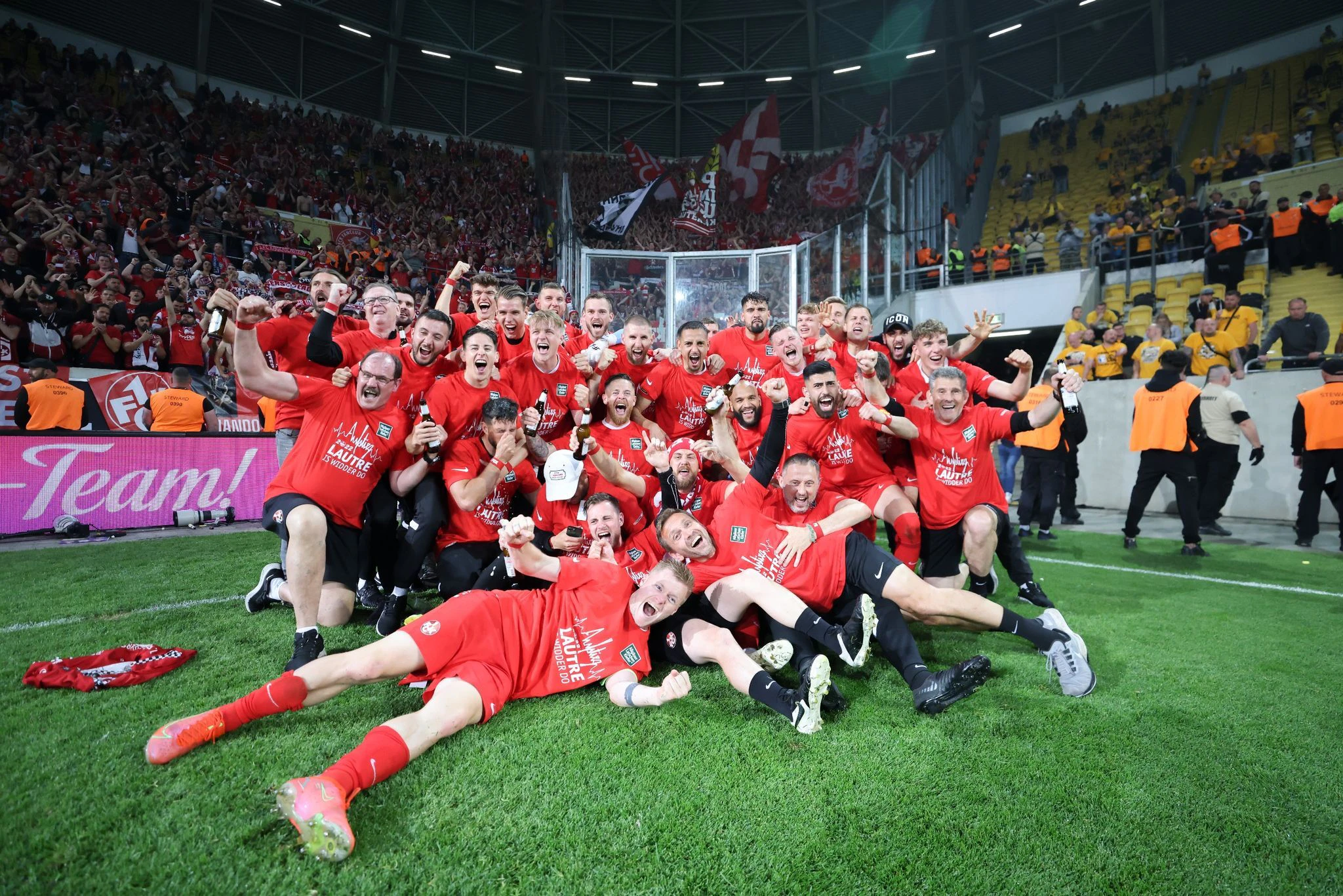 Kaiserslautern kehrt nach vier Jahren in die 2. Liga zurück.  