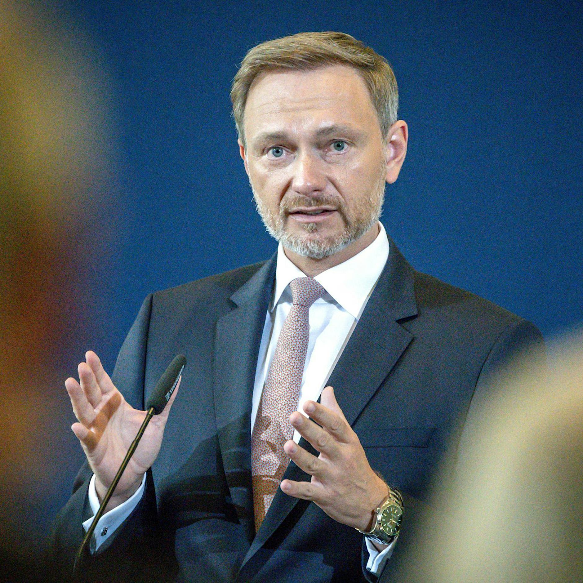 Lindner schwört Deutsche auf jahrelange Entbehrungen ein