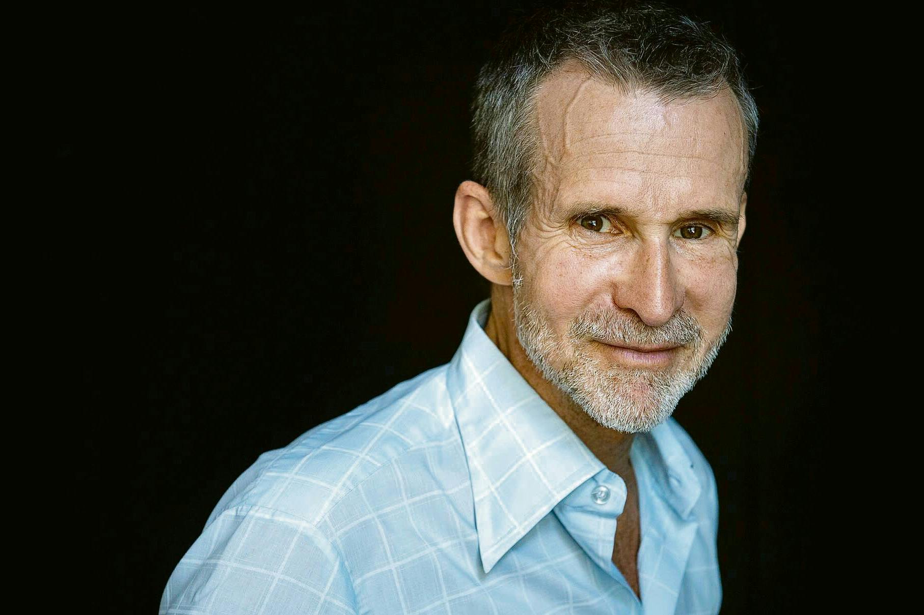 Lebt in Charlottenburg, mit Himbeeren auf dem Balkon: Ulrich Matthes.